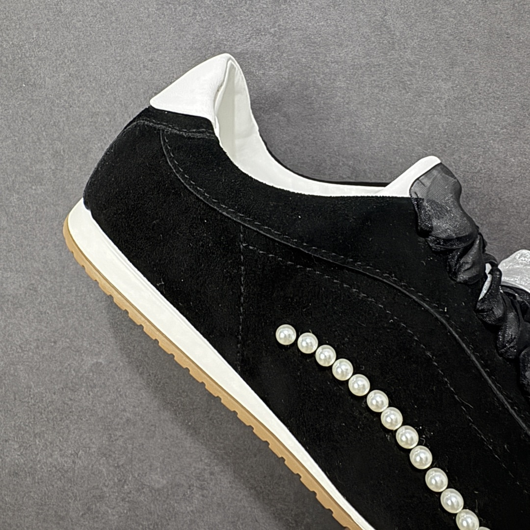 图片[6]-【定制版】alo yoga Sunset 月色舞曲 法式 少女 芭蕾风 生活休闲系带 阿甘鞋 德训鞋 原版开发 舒适百搭 网布减震透气支撑耐磨低帮 市面唯一独家私模打造 正确双层组合大底 ▪️包装：原版全套包装➕定制礼盒 ▪️面料：采用原版进口进口头层牛皮 ▪️内里垫脚：透气网➕定制内增高 ▪️大底： 原版定制防滑橡胶大底 ▪️货号：A0891U-Black(Team80-月色舞曲S-BOX) ▪️尺码：35-40 编码：TLB290300-选品中心