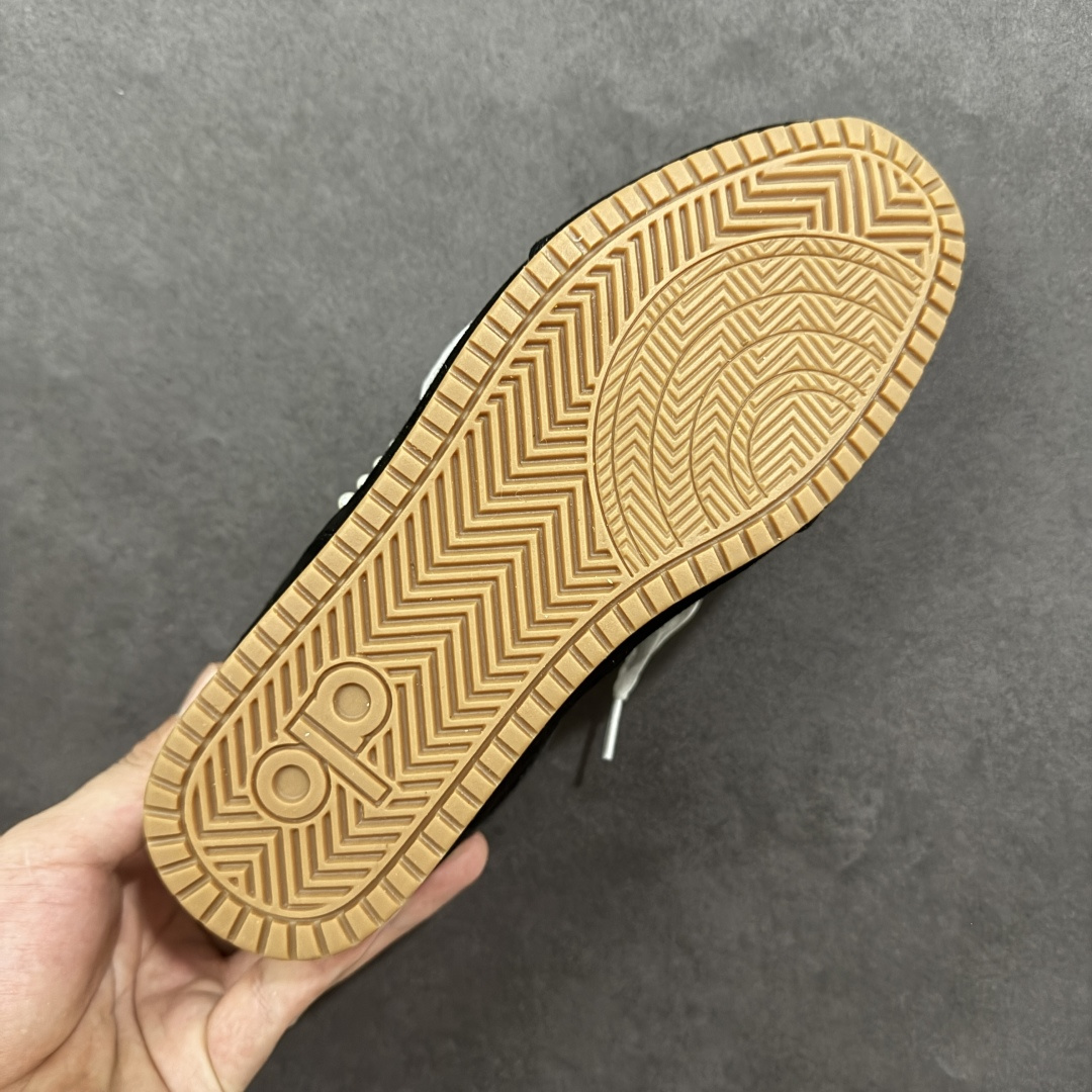 图片[9]-【定制版】alo yoga Sunset 月色舞曲 法式 少女 芭蕾风 生活休闲系带 阿甘鞋 德训鞋 原版开发 舒适百搭 网布减震透气支撑耐磨低帮 市面唯一独家私模打造 正确双层组合大底 ▪️包装：原版全套包装➕定制礼盒 ▪️面料：采用原版进口进口头层牛皮 ▪️内里垫脚：透气网➕定制内增高 ▪️大底： 原版定制防滑橡胶大底 ▪️货号：A0891U-Black(Team80-月色舞曲S-BOX) ▪️尺码：35-40 编码：TLB290300-选品中心