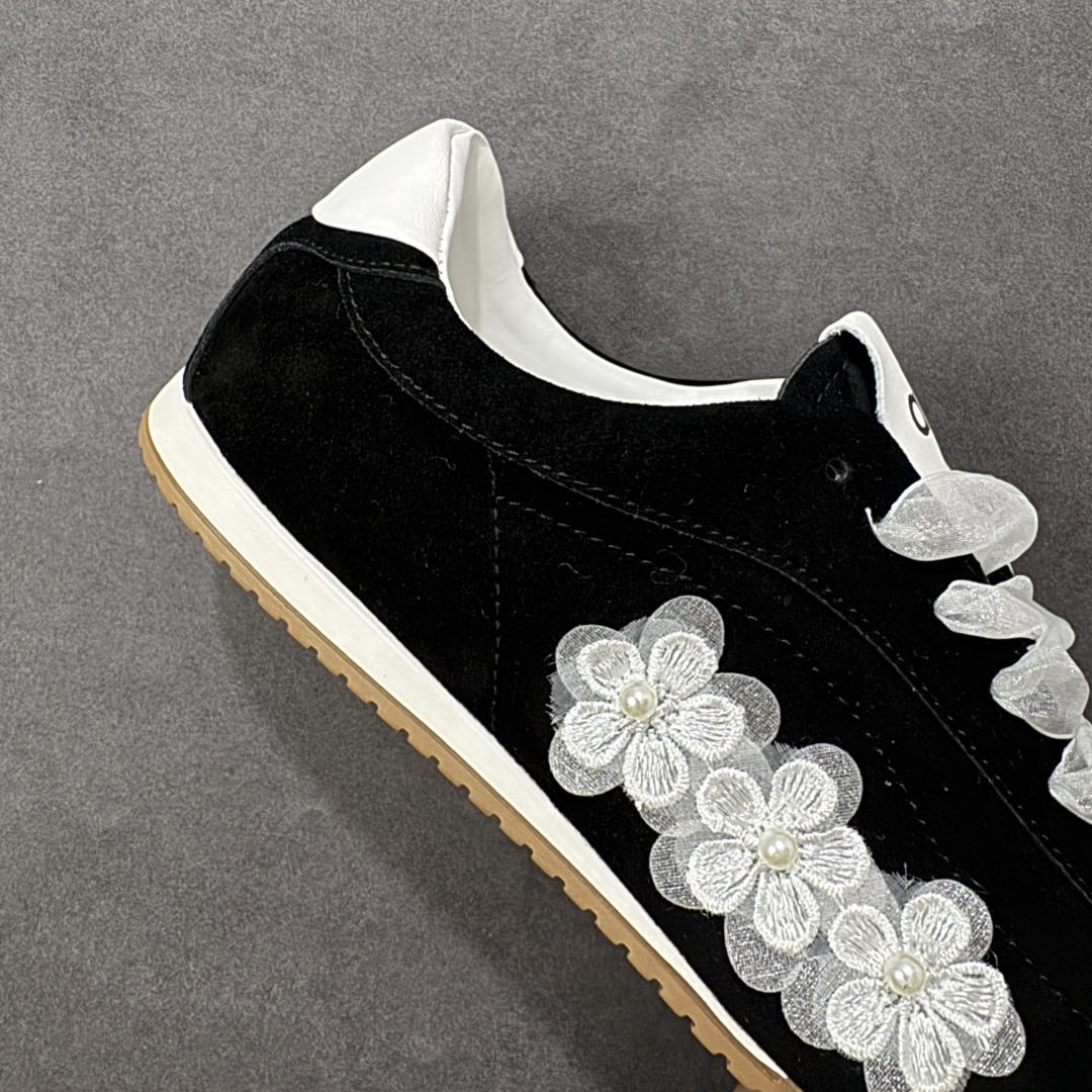 图片[6]-【定制版】alo yoga Sunset 月色舞曲 法式 少女 芭蕾风 生活休闲系带 阿甘鞋 德训鞋 原版开发 舒适百搭 网布减震透气支撑耐磨低帮 市面唯一独家私模打造 正确双层组合大底 ▪️包装：原版全套包装➕定制礼盒 ▪️面料：采用原版进口进口头层牛皮 ▪️内里垫脚：透气网➕定制内增高 ▪️大底： 原版定制防滑橡胶大底 ▪️货号：A0891U-Black(Team80-月色舞曲S-BOX) ▪️尺码：35-40 编码：TLB290300-选品中心