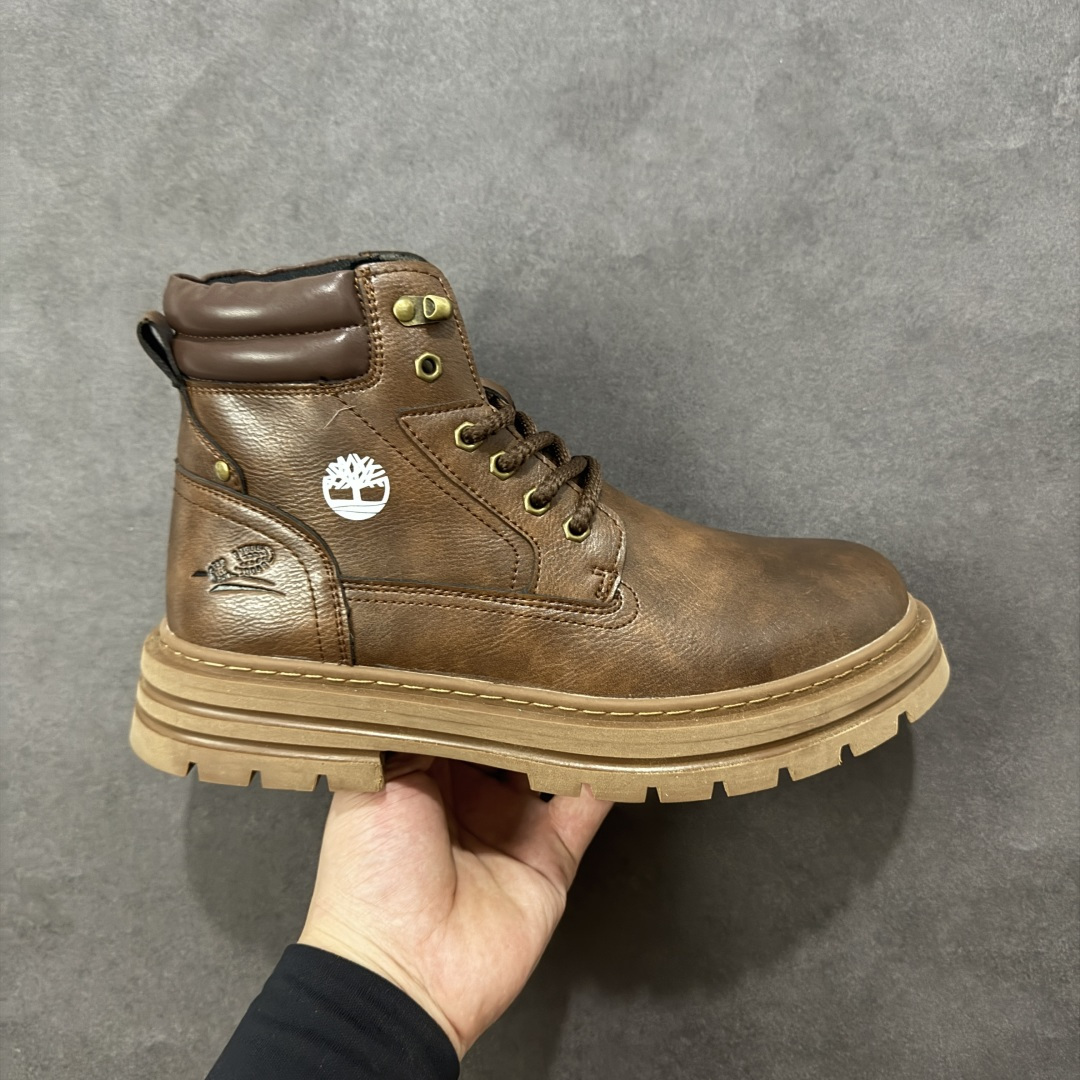 【广东纯原】2025秋冬Timberland 天伯伦/添柏岚经典高帮休闲男鞋 全新升级 广东大厂品质 原盒原包装 面料采用意大利顶级磨砂牛皮 搭配防臭防腐真皮乳胶鞋垫 给您完美的穿着体验 质量考究耐穿型男必备 专治不帅 高品质脚感一流 独家供应 颜色黑色 棕色 码数39 40 41 42 43 44 (皮鞋码) 编码：TLB260270-选品中心