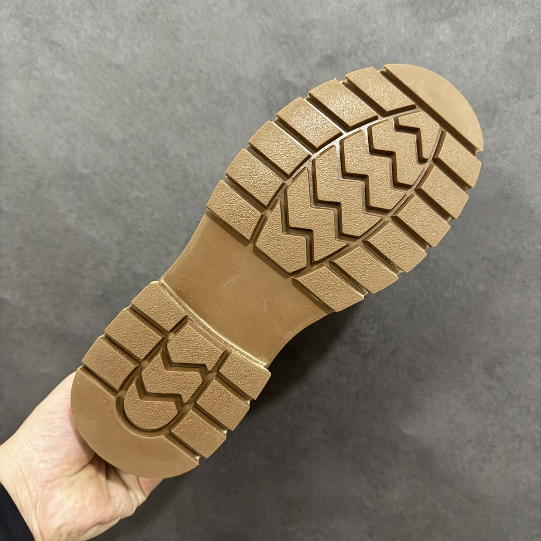 图片[9]-【广东纯原】2025秋冬Timberland 天伯伦/添柏岚经典高帮休闲男鞋 全新升级 广东大厂品质 原盒原包装 面料采用意大利顶级磨砂牛皮 搭配防臭防腐真皮乳胶鞋垫 给您完美的穿着体验 质量考究耐穿型男必备 专治不帅 高品质脚感一流 独家供应 颜色黑色 棕色 码数39 40 41 42 43 44 (皮鞋码) 编码：TLB260270-选品中心