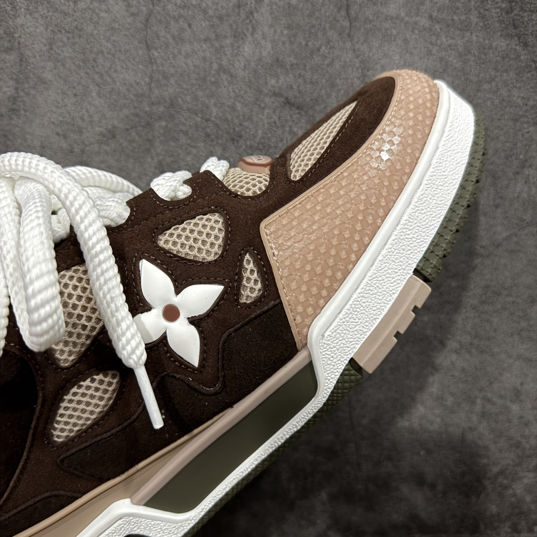 图片[6]-【纯原礼盒版】Louis Vuitton LV Skate时装走秀圆头系带运动鞋 完美鞋型超高的清洁度 零毛边线头瑕疵 全套原楦原纸版原鞋开模 全网最具灵魂的版型 正确原装黄色鞋盒 正确中底印花 鞋面印花3D高频深度立体 全鞋电脑针车 紧密相连 针距密度一致 环保乳胶注塑鞋垫 厚度脚感还原原版 皮面裁剪部位 统一油边封口工艺 原装橡胶大底含胶量大底组合零偏差 专柜全套包装 防尘袋 说明书 质保卡 男女鞋 尺码：35-46-选品中心