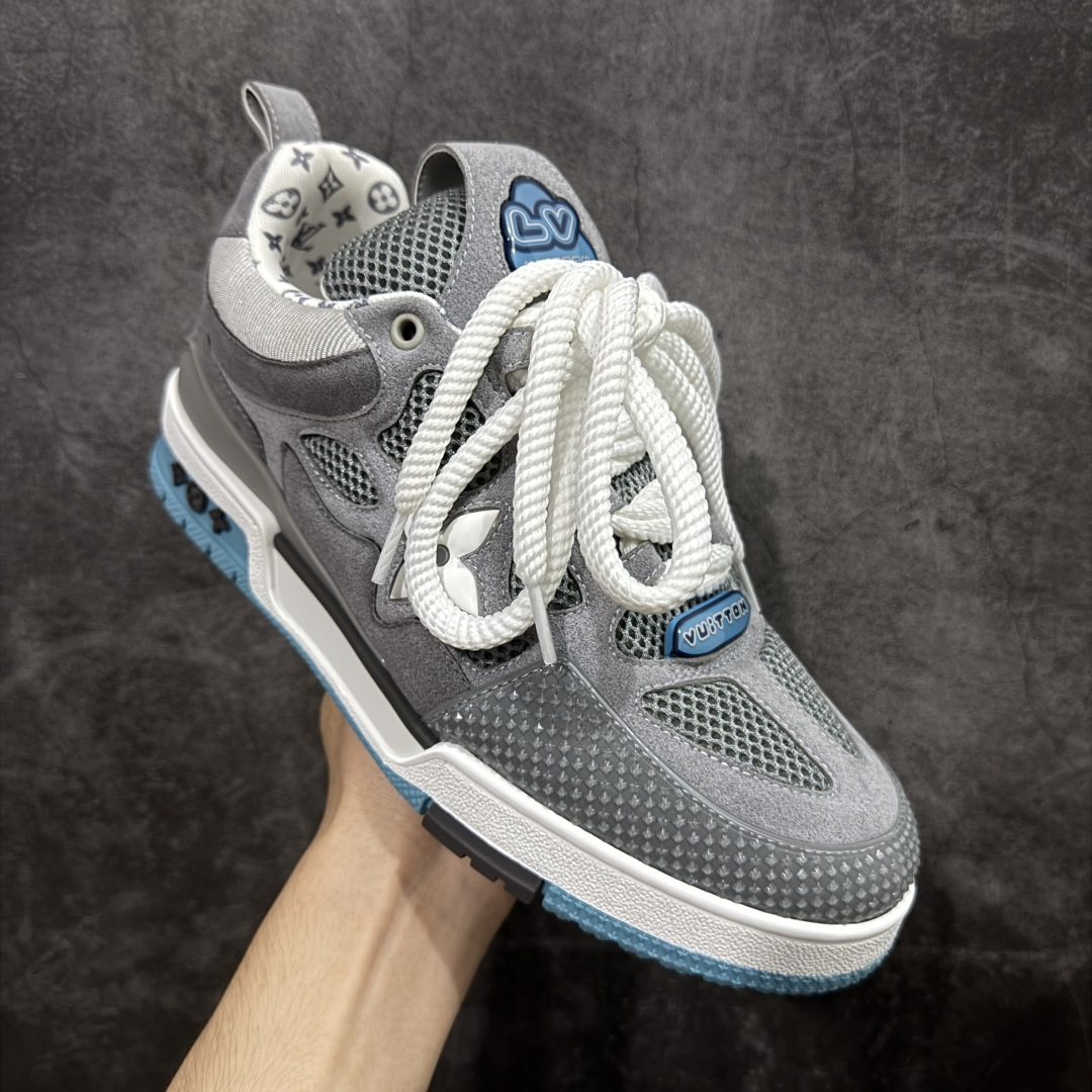 图片[3]-【纯原礼盒版】Louis Vuitton LV Skate时装走秀圆头系带运动鞋 完美鞋型超高的清洁度 零毛边线头瑕疵 全套原楦原纸版原鞋开模 全网最具灵魂的版型 正确原装黄色鞋盒 正确中底印花 鞋面印花3D高频深度立体 全鞋电脑针车 紧密相连 针距密度一致 环保乳胶注塑鞋垫 厚度脚感还原原版 皮面裁剪部位 统一油边封口工艺 原装橡胶大底含胶量大底组合零偏差 专柜全套包装 防尘袋 说明书 质保卡 男女鞋 尺码：35-46-选品中心