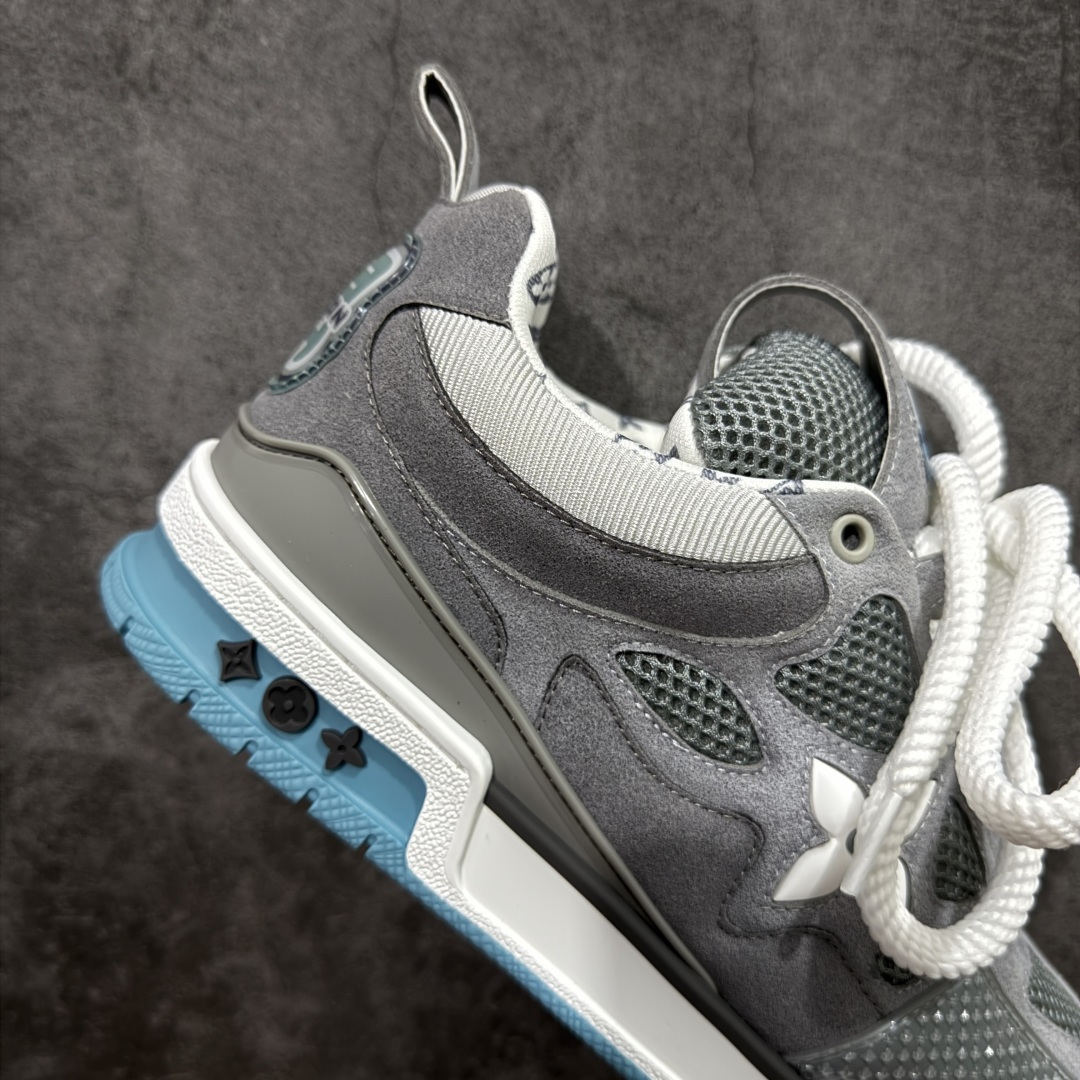 图片[7]-【纯原礼盒版】Louis Vuitton LV Skate时装走秀圆头系带运动鞋 完美鞋型超高的清洁度 零毛边线头瑕疵 全套原楦原纸版原鞋开模 全网最具灵魂的版型 正确原装黄色鞋盒 正确中底印花 鞋面印花3D高频深度立体 全鞋电脑针车 紧密相连 针距密度一致 环保乳胶注塑鞋垫 厚度脚感还原原版 皮面裁剪部位 统一油边封口工艺 原装橡胶大底含胶量大底组合零偏差 专柜全套包装 防尘袋 说明书 质保卡 男女鞋 尺码：35-46-选品中心