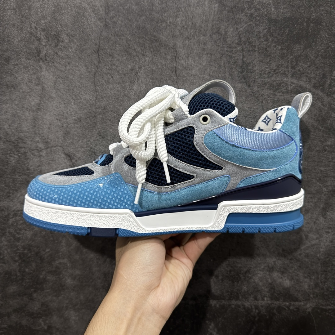 图片[2]-【纯原礼盒版】Louis Vuitton LV Skate时装走秀圆头系带运动鞋 完美鞋型超高的清洁度 零毛边线头瑕疵 全套原楦原纸版原鞋开模 全网最具灵魂的版型 正确原装黄色鞋盒 正确中底印花 鞋面印花3D高频深度立体 全鞋电脑针车 紧密相连 针距密度一致 环保乳胶注塑鞋垫 厚度脚感还原原版 皮面裁剪部位 统一油边封口工艺 原装橡胶大底含胶量大底组合零偏差 专柜全套包装 防尘袋 说明书 质保卡 男女鞋 尺码：35-46-选品中心