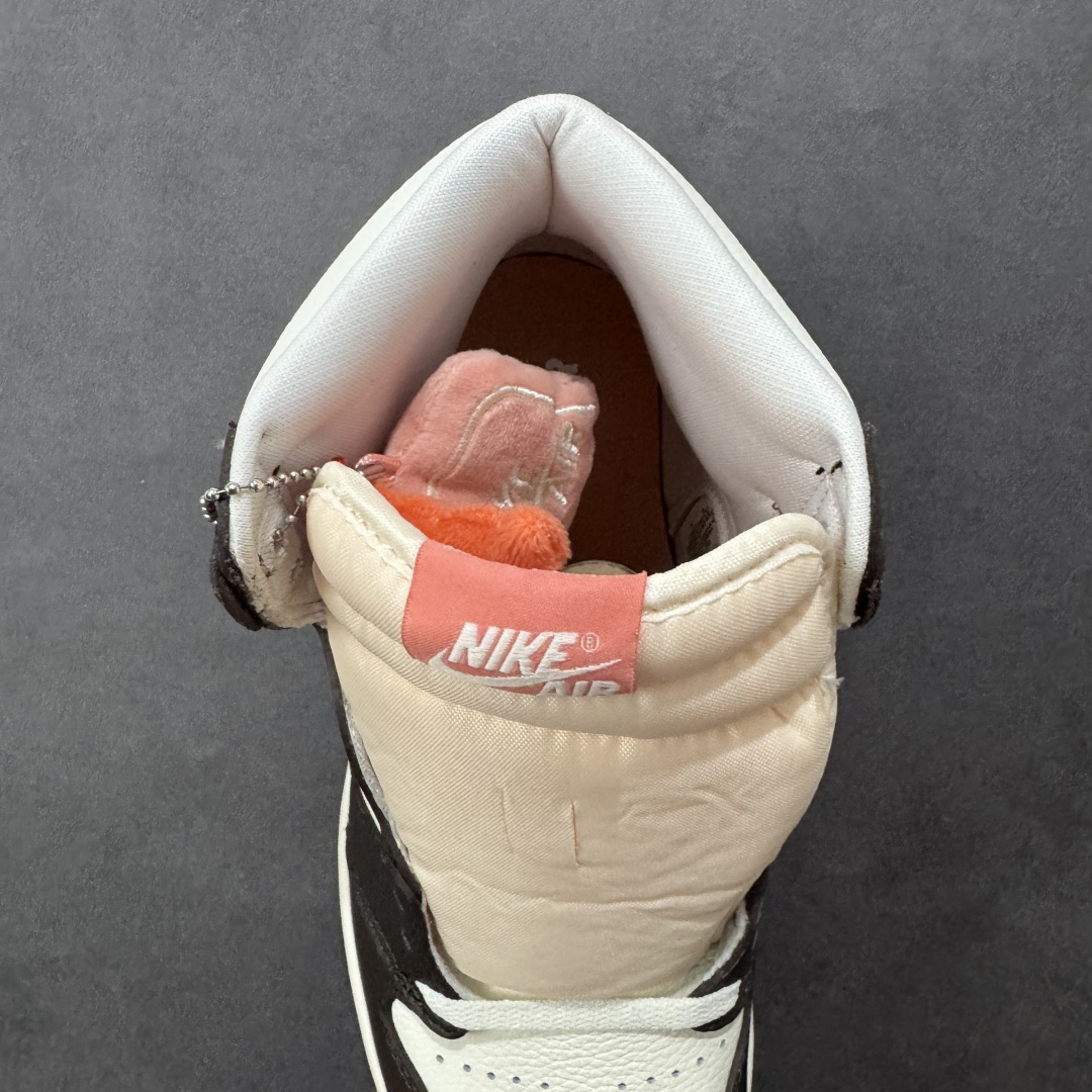 图片[7]-【公司级头层版】Air Jordan 1 High OG 高帮 白棕 AJ1 乔丹1代 aj1 乔1 高邦 金人吊牌 乔丹篮球鞋系列555088-101 采用正确头层皮组合荔枝纹头层皮革鞋面材质 中底注胶孔及缜密中底拉帮工艺 内置气垫及耐磨橡胶大底 尺码：36-47-选品中心