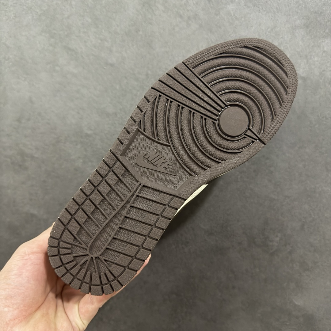 图片[9]-【公司级头层版】Air Jordan 1 High OG 高帮 白棕 AJ1 乔丹1代 aj1 乔1 高邦 金人吊牌 乔丹篮球鞋系列555088-101 采用正确头层皮组合荔枝纹头层皮革鞋面材质 中底注胶孔及缜密中底拉帮工艺 内置气垫及耐磨橡胶大底 尺码：36-47-选品中心