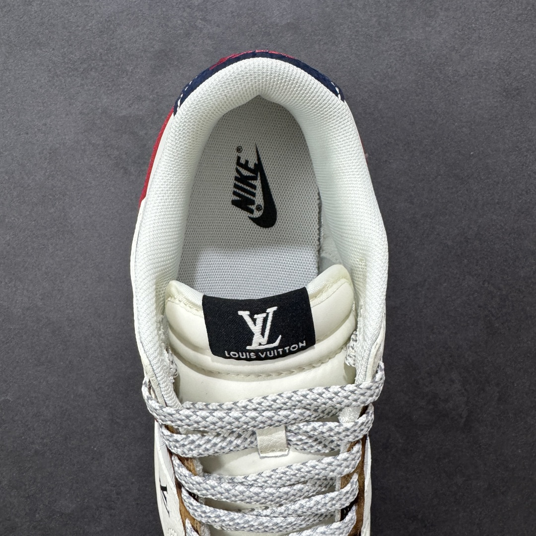 图片[7]-【定制版】Nike SB Dunk Low“LV联名——暗红勾” 周年高端定制 低帮休闲板鞋 定制鞋盒 大厂纯原品质出货 超高清洁度 皮料切割干净无任何毛边 细节完美 货号：XS6089-627 尺码：36 36.5 37.5 38 38.5 39 40 40.5 41 42 42.5 43 44 44.5 45 编码：HXSB330340-选品中心