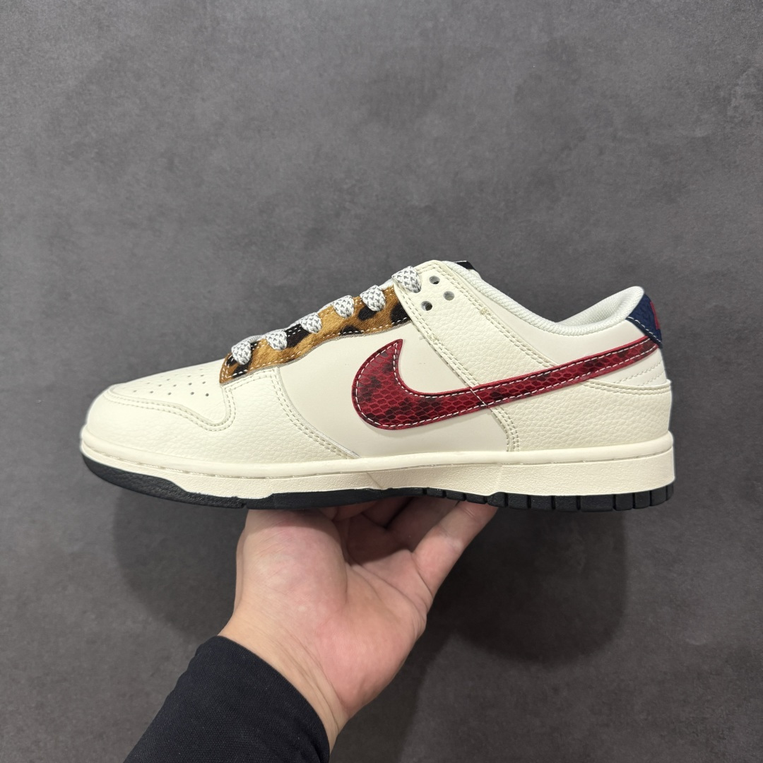 图片[2]-【定制版】Nike SB Dunk Low“LV联名——暗红勾” 周年高端定制 低帮休闲板鞋 定制鞋盒 大厂纯原品质出货 超高清洁度 皮料切割干净无任何毛边 细节完美 货号：XS6089-627 尺码：36 36.5 37.5 38 38.5 39 40 40.5 41 42 42.5 43 44 44.5 45 编码：HXSB330340-选品中心