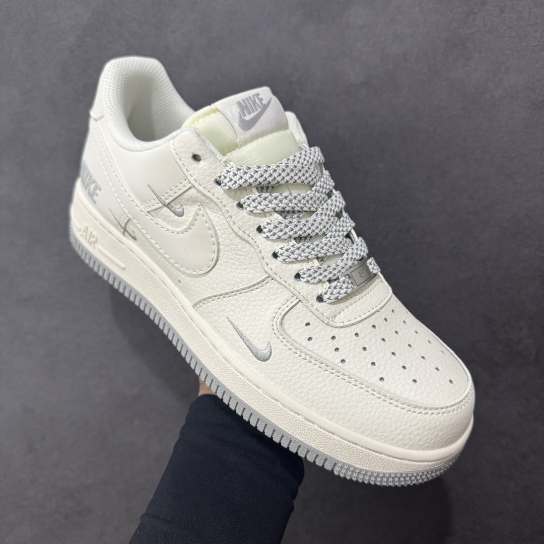 图片[3]-【定制版】NIke Air Force 1 \’07 Low “NIKE——米灰”空军一号 低帮 运动鞋 休闲鞋 折边针车 工艺难度大 原楦头原纸板 原装鞋盒 定制五金配件 内置全掌气垫 原厂鞋底 货号：XX3168-185 尺码：36 36.5 37.5 38 38.5 39 40 40.5 41 42 42.5 43 44 44.5 45-选品中心