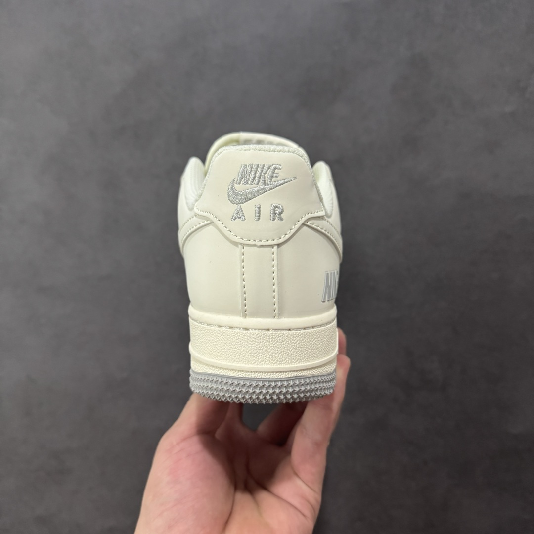 图片[4]-【定制版】NIke Air Force 1 \’07 Low “NIKE——米灰”空军一号 低帮 运动鞋 休闲鞋 折边针车 工艺难度大 原楦头原纸板 原装鞋盒 定制五金配件 内置全掌气垫 原厂鞋底 货号：XX3168-185 尺码：36 36.5 37.5 38 38.5 39 40 40.5 41 42 42.5 43 44 44.5 45-选品中心