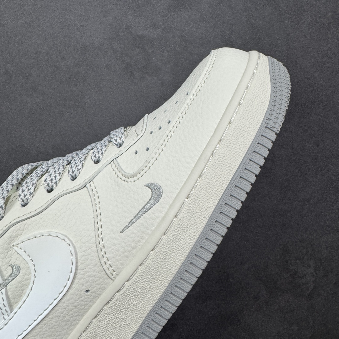 图片[5]-【定制版】NIke Air Force 1 \’07 Low “NIKE——米灰”空军一号 低帮 运动鞋 休闲鞋 折边针车 工艺难度大 原楦头原纸板 原装鞋盒 定制五金配件 内置全掌气垫 原厂鞋底 货号：XX3168-185 尺码：36 36.5 37.5 38 38.5 39 40 40.5 41 42 42.5 43 44 44.5 45-选品中心