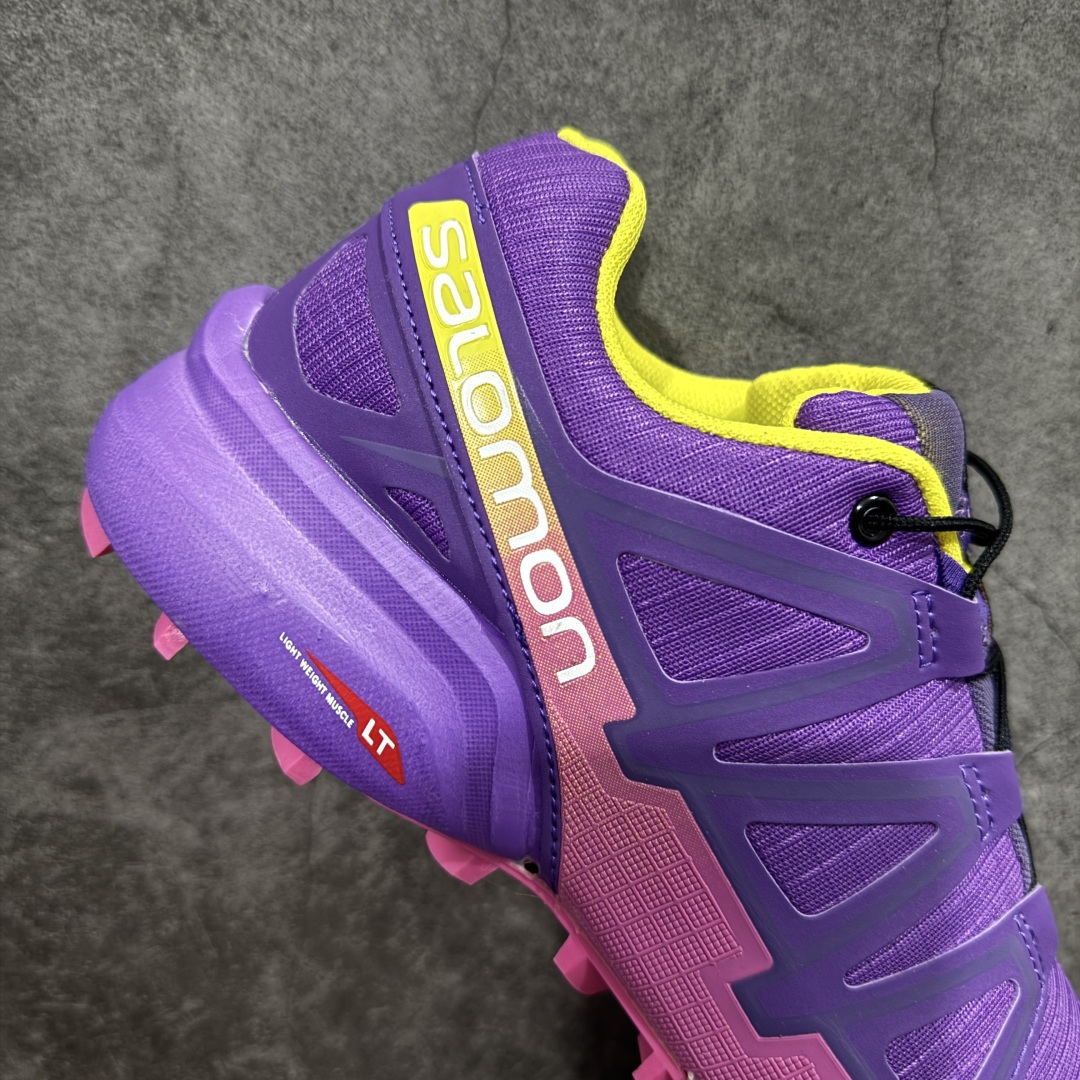 图片[7]-【莞产版本】萨洛蒙/Salomon Speed Cross 4 织物皮革低帮全能越野透气休闲运动鞋 Salomon 正式推出全新概念鞋款 SPEEDCROSS 以侵略性设计与先锋户外美学融合 相互交织出纵横山野和城市间的跑鞋轮廓 由混合网眼织物与皮革打造鞋面 辅以皮革细节点缀增强视觉冲击 整体以爪痕式的鞋面纹路搭配流线型轮廓呈现 极具辨识度的夸张外大底设计 增高之余更适合城市生活环境的舒适防滑效果 功能性层面 鞋面 3D 开放式网眼最大限度提供着用透气性 并注入合成材料为户外穿着带来极大的耐用和保护性 得益于 Salomon 多项功能性科技 从中底到鞋带系统都为脚部提供了一个安全和舒适的贴合感 并在松散、柔软、崎岖和不平坦的地形环境上带来卓越的抓地力 尺码：36-42-选品中心