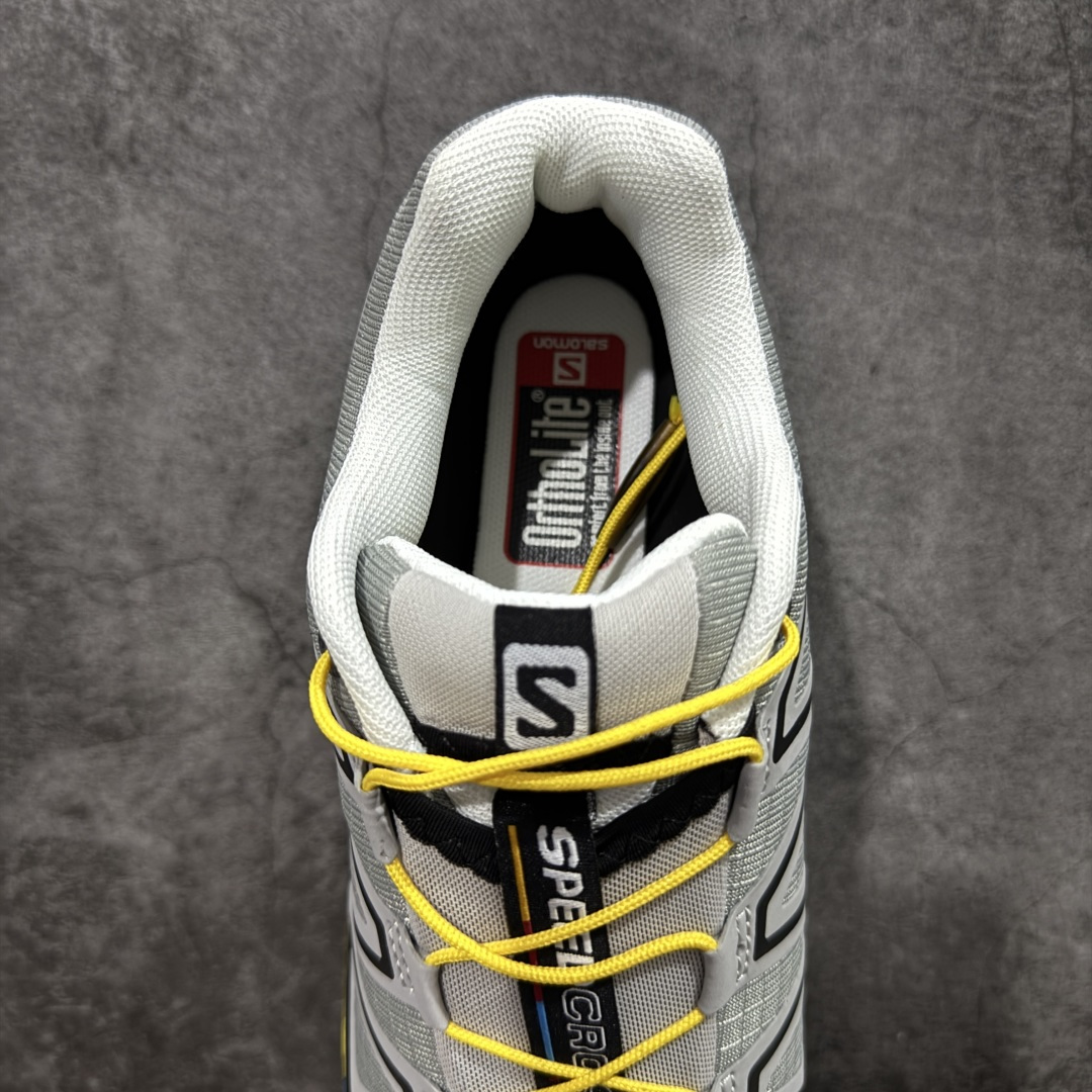 图片[8]-【莞产版本】萨洛蒙/Salomon Speed Cross 4 织物皮革低帮全能越野透气休闲运动鞋 Salomon 正式推出全新概念鞋款 SPEEDCROSS 以侵略性设计与先锋户外美学融合 相互交织出纵横山野和城市间的跑鞋轮廓 由混合网眼织物与皮革打造鞋面 辅以皮革细节点缀增强视觉冲击 整体以爪痕式的鞋面纹路搭配流线型轮廓呈现 极具辨识度的夸张外大底设计 增高之余更适合城市生活环境的舒适防滑效果 功能性层面 鞋面 3D 开放式网眼最大限度提供着用透气性 并注入合成材料为户外穿着带来极大的耐用和保护性 得益于 Salomon 多项功能性科技 从中底到鞋带系统都为脚部提供了一个安全和舒适的贴合感 并在松散、柔软、崎岖和不平坦的地形环境上带来卓越的抓地力 尺码：40-47-选品中心