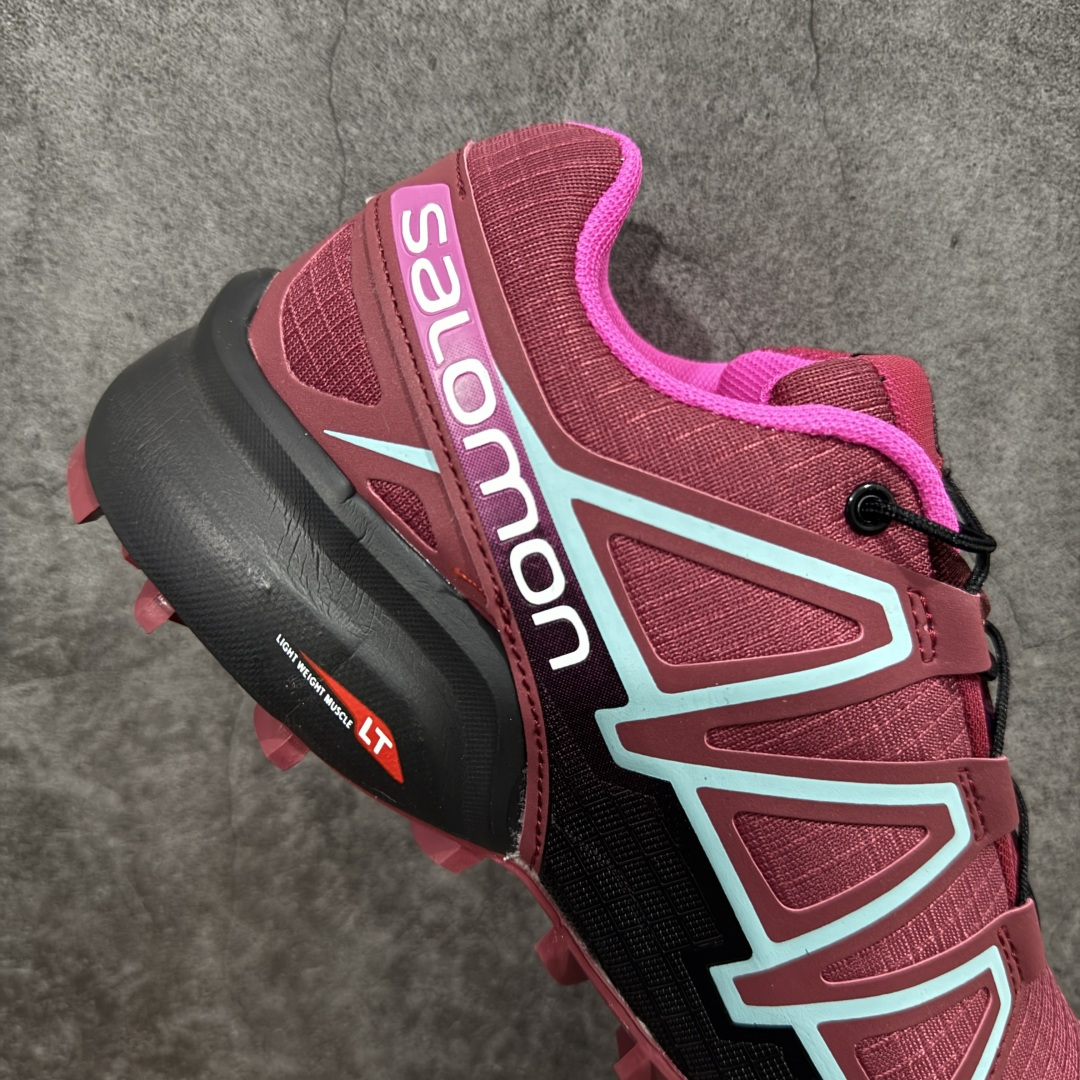 图片[7]-【莞产版本】萨洛蒙/Salomon Speed Cross 4 织物皮革低帮全能越野透气休闲运动鞋 Salomon 正式推出全新概念鞋款 SPEEDCROSS 以侵略性设计与先锋户外美学融合 相互交织出纵横山野和城市间的跑鞋轮廓 由混合网眼织物与皮革打造鞋面 辅以皮革细节点缀增强视觉冲击 整体以爪痕式的鞋面纹路搭配流线型轮廓呈现 极具辨识度的夸张外大底设计 增高之余更适合城市生活环境的舒适防滑效果 功能性层面 鞋面 3D 开放式网眼最大限度提供着用透气性 并注入合成材料为户外穿着带来极大的耐用和保护性 得益于 Salomon 多项功能性科技 从中底到鞋带系统都为脚部提供了一个安全和舒适的贴合感 并在松散、柔软、崎岖和不平坦的地形环境上带来卓越的抓地力 尺码：36-42-选品中心