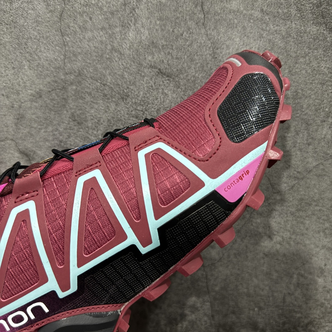 图片[6]-【莞产版本】萨洛蒙/Salomon Speed Cross 4 织物皮革低帮全能越野透气休闲运动鞋 Salomon 正式推出全新概念鞋款 SPEEDCROSS 以侵略性设计与先锋户外美学融合 相互交织出纵横山野和城市间的跑鞋轮廓 由混合网眼织物与皮革打造鞋面 辅以皮革细节点缀增强视觉冲击 整体以爪痕式的鞋面纹路搭配流线型轮廓呈现 极具辨识度的夸张外大底设计 增高之余更适合城市生活环境的舒适防滑效果 功能性层面 鞋面 3D 开放式网眼最大限度提供着用透气性 并注入合成材料为户外穿着带来极大的耐用和保护性 得益于 Salomon 多项功能性科技 从中底到鞋带系统都为脚部提供了一个安全和舒适的贴合感 并在松散、柔软、崎岖和不平坦的地形环境上带来卓越的抓地力 尺码：36-42-选品中心