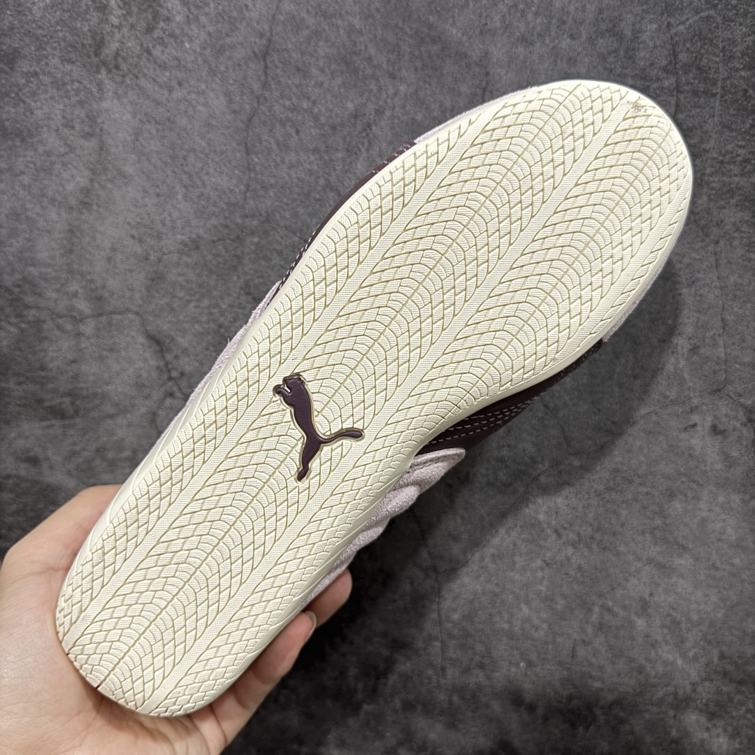 图片[9]-【CS纯原】Puma Speedcat OG Sparco 彪马罗马阿莫尔系列 复古运动休闲赛车跑鞋 豆沙粉 406329-52 市场第一梯队品质 版型 细节 烫金走线 完全碾压市场任意版本 欢迎对比🆚 工厂耗时3个月开发 原装档案原数据纸版楦型 采用固色翻毛皮鞋面材质(正确二次成型\’猛帮\’成型工艺🆚区别市面版本!!) 外置原数据开发轻量耐磨橡胶大底💪🏻 全球知名运动品牌PUMA宝马赛车系列 融合了宝马车队的标志性配色 以趣味十足又前卫复古的设计引领潮流 将赛道精神融入街头时尚 开启前卫竞速之旅 主打前卫复古风 Roma鞋款的鞋侧以复古的流线造型 缀以宝马经典Logo 巧妙吸睛 而Speedcat鞋款以亮眼三色条纹元素缀以舒适鞋面 赋予了独特的个性美学 演绎赛车的无尽能量 尺码：35.5-45-选品中心