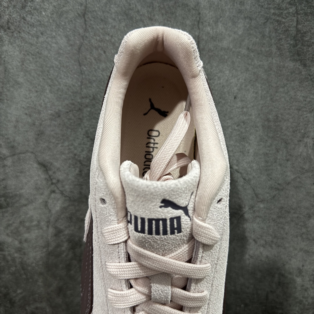 图片[8]-【CS纯原】Puma Speedcat OG Sparco 彪马罗马阿莫尔系列 复古运动休闲赛车跑鞋 豆沙粉 406329-52 市场第一梯队品质 版型 细节 烫金走线 完全碾压市场任意版本 欢迎对比🆚 工厂耗时3个月开发 原装档案原数据纸版楦型 采用固色翻毛皮鞋面材质(正确二次成型\’猛帮\’成型工艺🆚区别市面版本!!) 外置原数据开发轻量耐磨橡胶大底💪🏻 全球知名运动品牌PUMA宝马赛车系列 融合了宝马车队的标志性配色 以趣味十足又前卫复古的设计引领潮流 将赛道精神融入街头时尚 开启前卫竞速之旅 主打前卫复古风 Roma鞋款的鞋侧以复古的流线造型 缀以宝马经典Logo 巧妙吸睛 而Speedcat鞋款以亮眼三色条纹元素缀以舒适鞋面 赋予了独特的个性美学 演绎赛车的无尽能量 尺码：35.5-45-选品中心