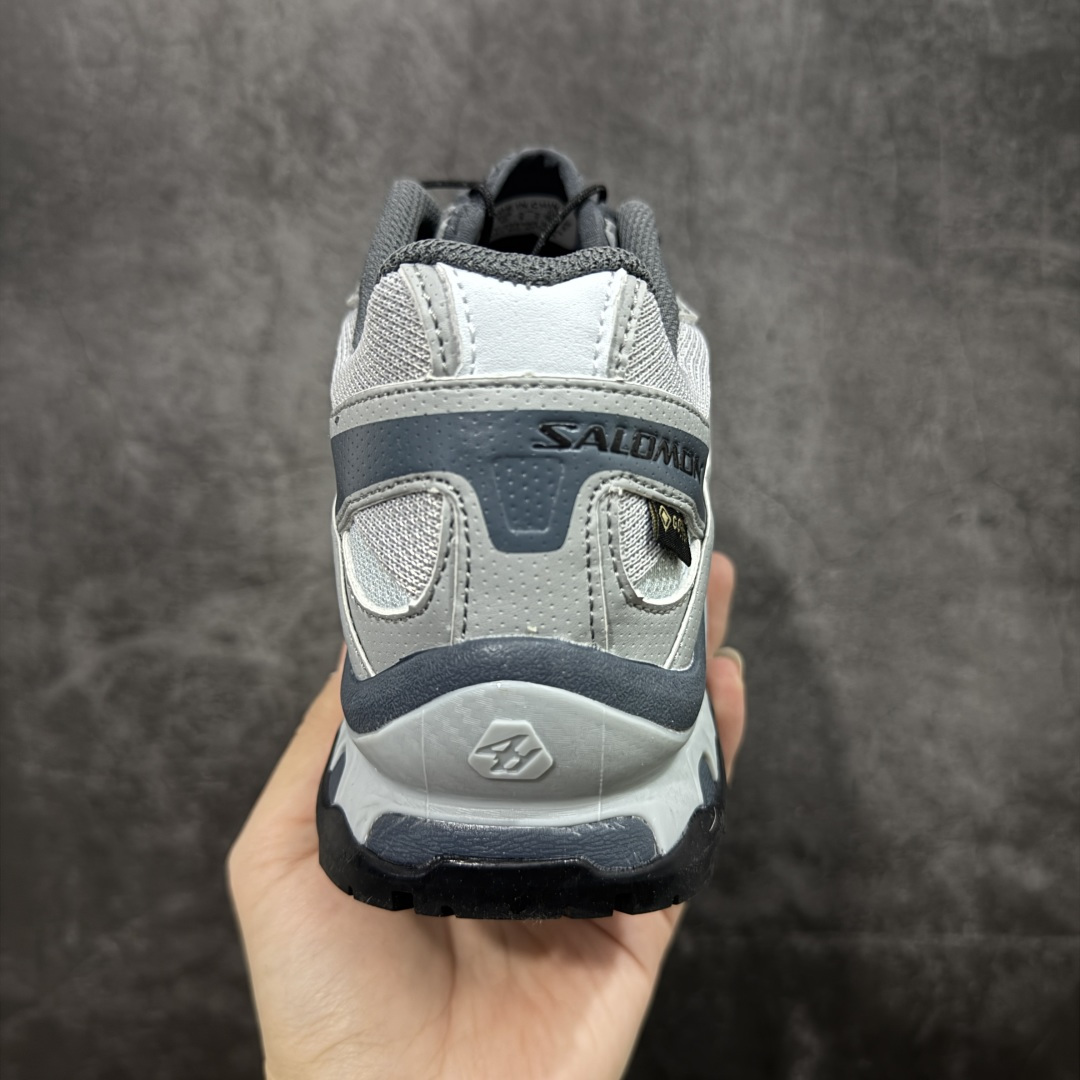 图片[4]-【W1版本】Salomon XT-QUEST ADV 萨洛蒙 时尚 舒适减震防滑耐磨 低帮跑步鞋 男女同款 471276 纯原外贸平台特供订单 耗时半年巨作 全套原纸板楦头开发 原厂特供网布配套加持 确保原汁原味 完美呈现版型 原档数据独家私模五层组合大底 男女鞋同步官方 原装Ortholite轻量化鞋垫 中底布带钢印编号 原厂TPU锁扣 进口港宝加持 后跟自然饱满 还原公司包裹性 基于 SALOMON 初代 XT 鞋身造型并搭载 4D ADVANCED CHASSIS™ 大底打造而成 为这款 XT-QUEST 带来了多项足部控制与保护等功能性 如在运动过程中控制左右晃动的过程而提高稳定性、改善长途越野过程中足中到足尖的过渡、提高感知岩石的精确度以抵抗尖锐物体对脚底的伤害以及采用动态缓冲来增强穿着舒适感 从而减轻疲劳感 使 XT-QUEST 成为一双舒适且安全的户外之履 尺码：36 36.5 37.5 38 38.5 39 40 40.5 41 42 42.5 43 44 44.5 45-选品中心