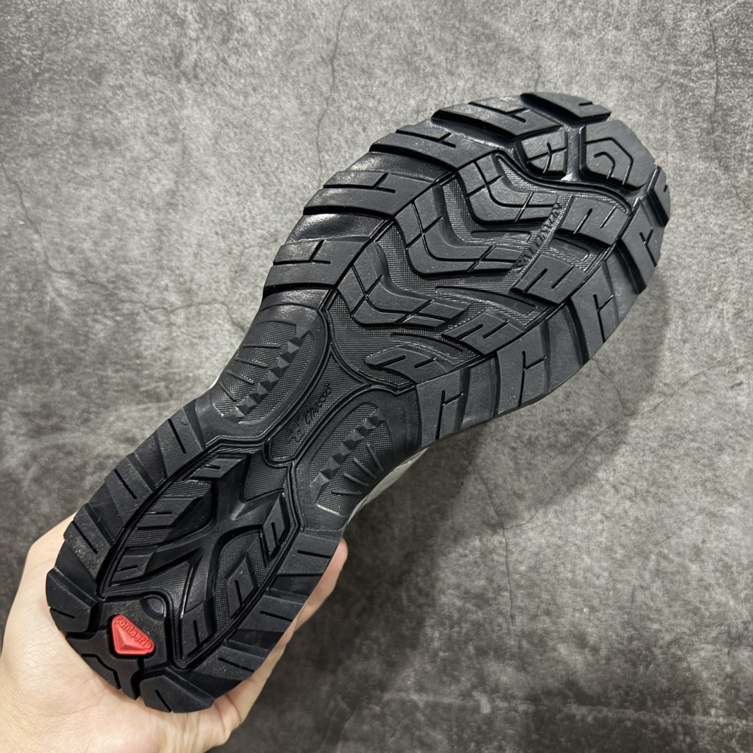 图片[9]-【W1版本】Salomon XT-QUEST ADV 萨洛蒙 时尚 舒适减震防滑耐磨 低帮跑步鞋 男女同款 471276 纯原外贸平台特供订单 耗时半年巨作 全套原纸板楦头开发 原厂特供网布配套加持 确保原汁原味 完美呈现版型 原档数据独家私模五层组合大底 男女鞋同步官方 原装Ortholite轻量化鞋垫 中底布带钢印编号 原厂TPU锁扣 进口港宝加持 后跟自然饱满 还原公司包裹性 基于 SALOMON 初代 XT 鞋身造型并搭载 4D ADVANCED CHASSIS™ 大底打造而成 为这款 XT-QUEST 带来了多项足部控制与保护等功能性 如在运动过程中控制左右晃动的过程而提高稳定性、改善长途越野过程中足中到足尖的过渡、提高感知岩石的精确度以抵抗尖锐物体对脚底的伤害以及采用动态缓冲来增强穿着舒适感 从而减轻疲劳感 使 XT-QUEST 成为一双舒适且安全的户外之履 尺码：36 36.5 37.5 38 38.5 39 40 40.5 41 42 42.5 43 44 44.5 45-选品中心