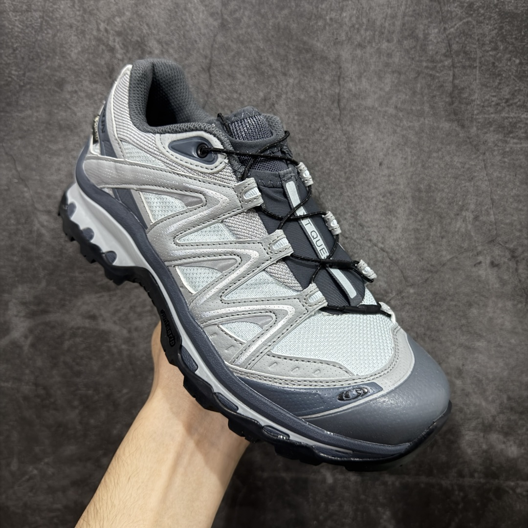 图片[3]-【W1版本】Salomon XT-QUEST ADV 萨洛蒙 时尚 舒适减震防滑耐磨 低帮跑步鞋 男女同款 471276 纯原外贸平台特供订单 耗时半年巨作 全套原纸板楦头开发 原厂特供网布配套加持 确保原汁原味 完美呈现版型 原档数据独家私模五层组合大底 男女鞋同步官方 原装Ortholite轻量化鞋垫 中底布带钢印编号 原厂TPU锁扣 进口港宝加持 后跟自然饱满 还原公司包裹性 基于 SALOMON 初代 XT 鞋身造型并搭载 4D ADVANCED CHASSIS™ 大底打造而成 为这款 XT-QUEST 带来了多项足部控制与保护等功能性 如在运动过程中控制左右晃动的过程而提高稳定性、改善长途越野过程中足中到足尖的过渡、提高感知岩石的精确度以抵抗尖锐物体对脚底的伤害以及采用动态缓冲来增强穿着舒适感 从而减轻疲劳感 使 XT-QUEST 成为一双舒适且安全的户外之履 尺码：36 36.5 37.5 38 38.5 39 40 40.5 41 42 42.5 43 44 44.5 45-选品中心