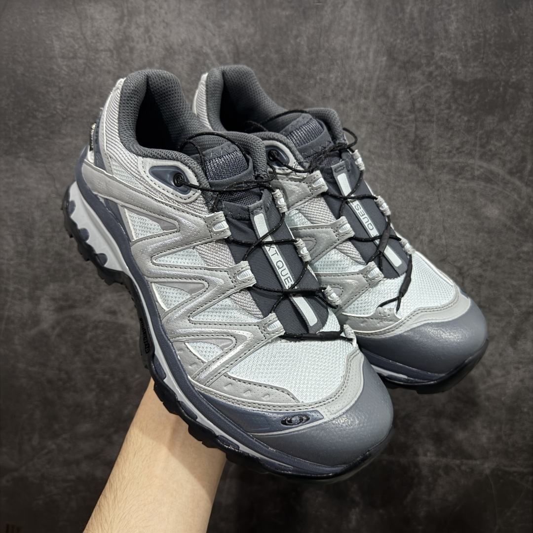 【W1版本】Salomon XT-QUEST ADV 萨洛蒙 时尚 舒适减震防滑耐磨 低帮跑步鞋 男女同款 471276 纯原外贸平台特供订单 耗时半年巨作 全套原纸板楦头开发 原厂特供网布配套加持 确保原汁原味 完美呈现版型 原档数据独家私模五层组合大底 男女鞋同步官方 原装Ortholite轻量化鞋垫 中底布带钢印编号 原厂TPU锁扣 进口港宝加持 后跟自然饱满 还原公司包裹性 基于 SALOMON 初代 XT 鞋身造型并搭载 4D ADVANCED CHASSIS™ 大底打造而成 为这款 XT-QUEST 带来了多项足部控制与保护等功能性 如在运动过程中控制左右晃动的过程而提高稳定性、改善长途越野过程中足中到足尖的过渡、提高感知岩石的精确度以抵抗尖锐物体对脚底的伤害以及采用动态缓冲来增强穿着舒适感 从而减轻疲劳感 使 XT-QUEST 成为一双舒适且安全的户外之履 尺码：36 36.5 37.5 38 38.5 39 40 40.5 41 42 42.5 43 44 44.5 45-选品中心