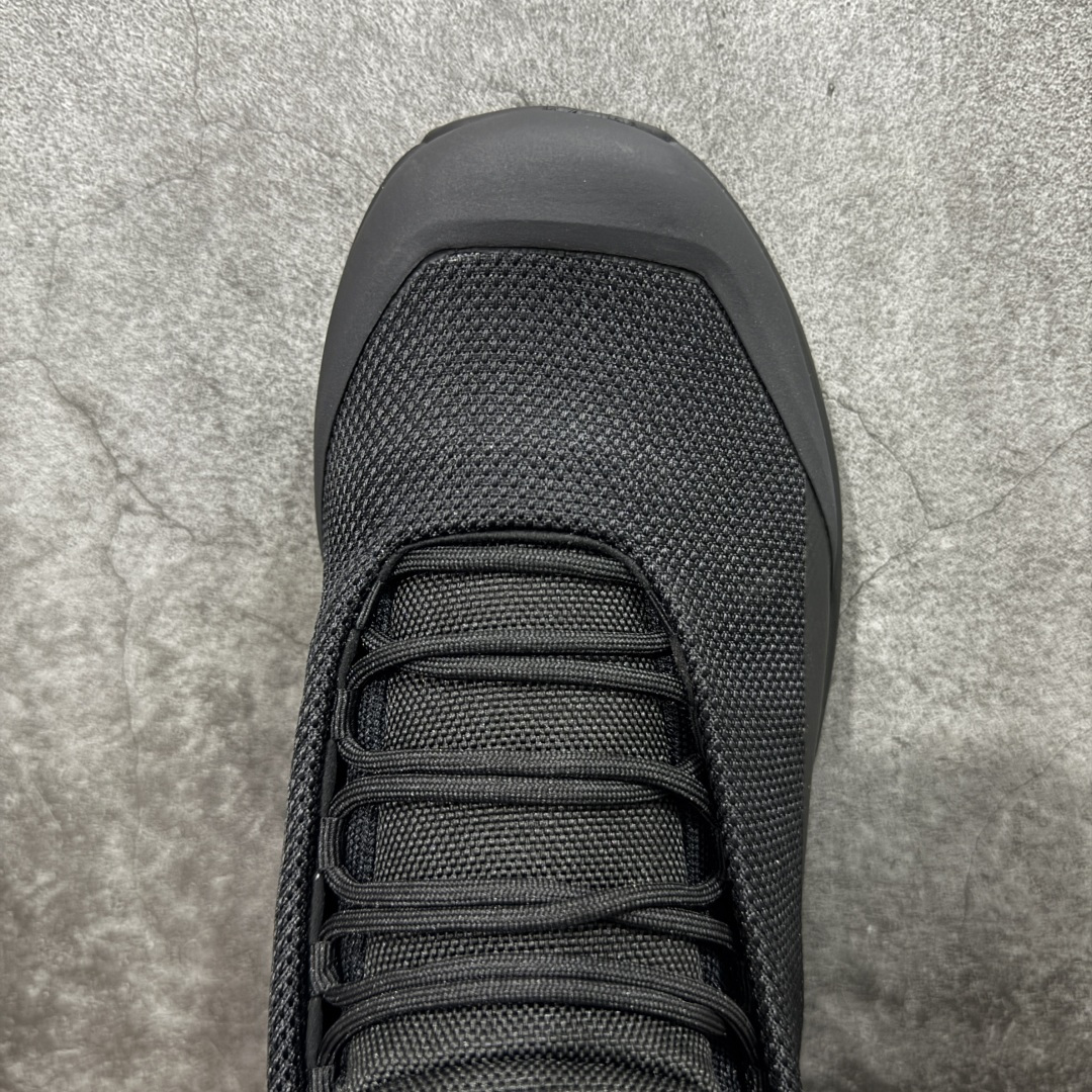 图片[5]-【莞产纯原版】始祖鸟ArcTeryx Kopec GTX M Mid 覆盖透气男越野跑鞋 中帮 正确后跟刺绣 完美细节版型 官方同步上架 适合技术路线单日徒步穿着 aeriosflgtx鞋受到长途野外跑步鞋的启发 适合在变化的地形上进行快速轻快的徒步旅行穿着，舒适而有支撑性，使您充满信心。该设计与脚部融为一体，可最大限度地减少摩擦，gore-tex保护膜网砂，采用gore隐形适体(invisiblefit)技术，更轻薄舒适。敏捷、稳定和技术路线上的自信源于vibram® megagrip外底、压缩eva内底以及一体的tpu。重量约：275g技术特点透气轻量耐磨鞋子鞋外底结构vibram®megagripM橡胶化合材料耐用柔软鞋子结构tpu鞋头可防磨损压缩eva泡沫内底以及一体的tpu铁芯提高了灵活性和稳定性，使您充满信心鞋子衬垫结构4mm厚ortholiteM3d模制插片材料gore-tex薄膜tpu高耐磨保护膜cordura® MX 尺码：36-45 编码： FJB390400-选品中心