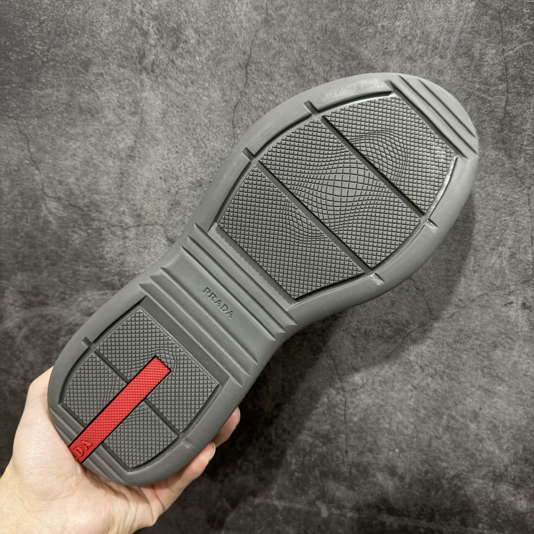 图片[9]-【广东纯原版】Prada America\’s Cup 普拉达 运动鞋 经过重新设计 全新面料和颜色为它注入新的当代精神 这款航海风系带运动鞋 最初在上世纪90年代为LunaRossa船员设计 现在以彩色橡胶和Bike织物重新演绎 Prada LineaRossa徽标彰显经典态度 尺码：36 37 38 39 40 41 42 43 44 45 46 47-选品中心