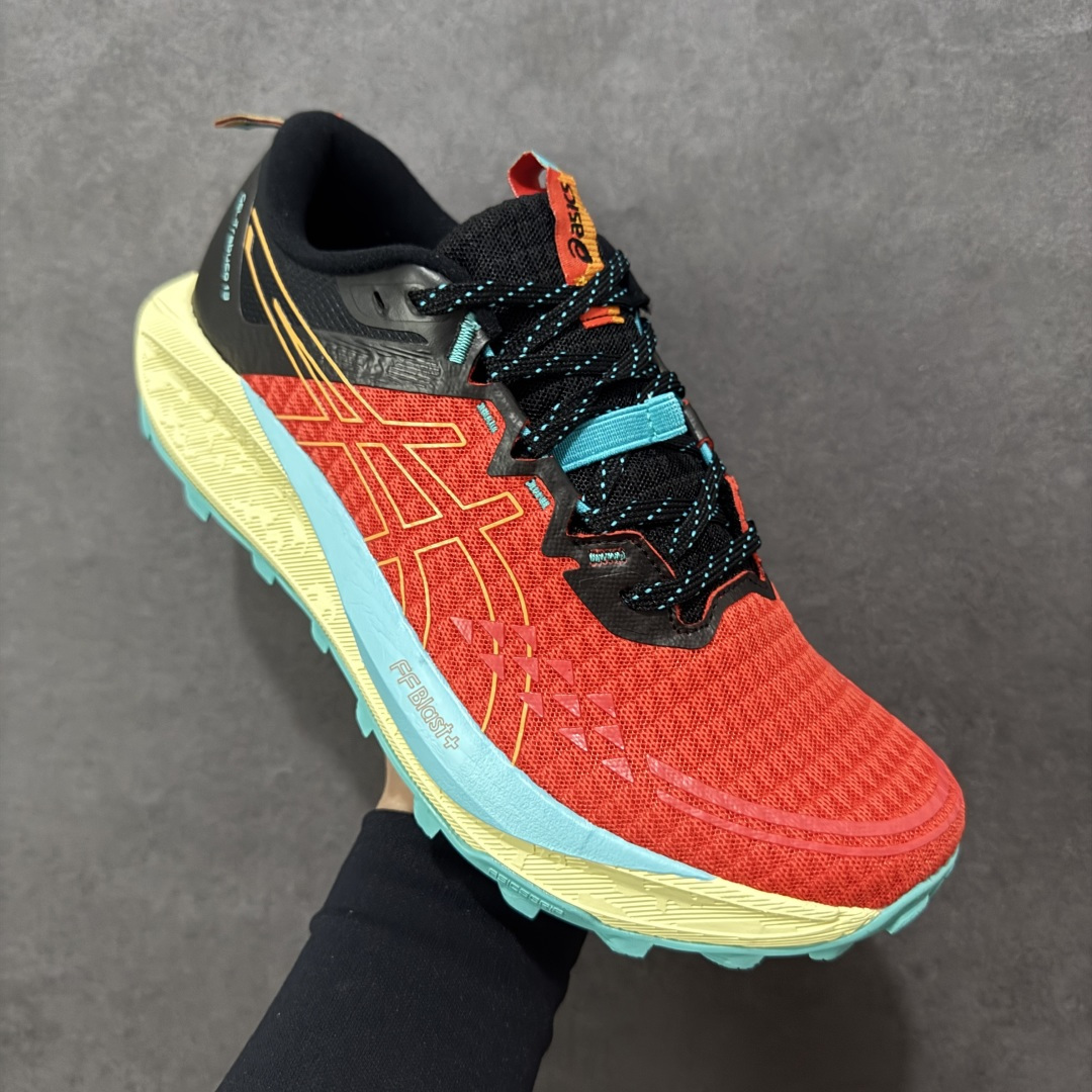 图片[3]-【公司级】亚瑟士跑步鞋男鞋新款GEL-TRABUCO 13低帮缓震训练运动鞋 Trabuco 13是ASICS的一款高山系列越野跑鞋，融合了Flyte Foam Blast+中底技术、GEL单元和全覆盖Grip外底，提供出色的稳定性与保护，而其轻盈的设计令其适合崎岖地形。**它融合了密集的Flyte Foam Blast+中底技术、后部GEL减震单元，以及编织型岩石板和全覆盖的ASICS Grip外底，提供4毫米和5毫米不同高度的凸耳设计。鞋面采用柔软网眼材质，全衬里构造可有效防止碎屑侵入。 货号：1011B973-020 尺码：36 37 37.5 38 39 39.5 40.5 41.5 42 42.5 43.5 44 45-选品中心