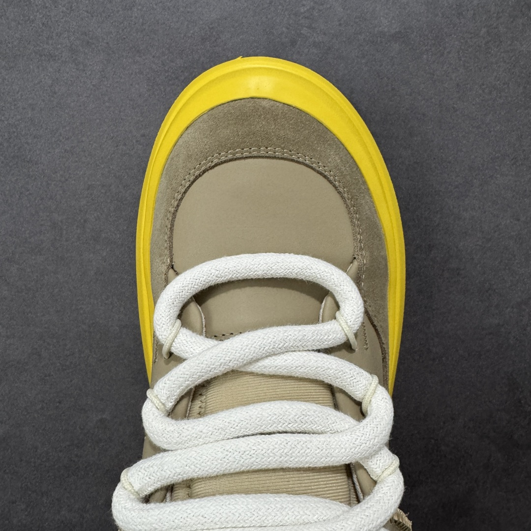 图片[8]-（男鞋贵20） 【SP顶级版】UGG Heritage 中性雪地靴面包鞋 1170910 秋冬羊毛一体雪地靴 原代工厂隆丰A级真羊毛皮一体完全遵循正平正品，精选A级羊皮毛一体材质，内里毛绒如云朵般包裹双脚，白带恒温属性一寒锁温抗冻，股季透气排湿，让双脚时刻处于干爽舒适的状态，轻量化设计搭配柔韧鞋底，每一步都似踩在软垫上，再加上贴合足型的弧度与足跟支撑，无论是居家休憩,外出通勤还是日常跑腿，全天行走也无负担。 从经典高筒靴到简约拖鞋，从基础中性色到潮流设计，既能与牛仔裤、卫衣打造随性日常，也能搭配裙子、男女同款更能轻松适配情侣穿搭。 优质羊皮毛天生耐磨损，搭配扎实工艺与防水科技加持，能抵御日常磨损与雨雪侵袭。一双穿数年仍能保持柔软质感💪🏻 尺码：35-45-选品中心