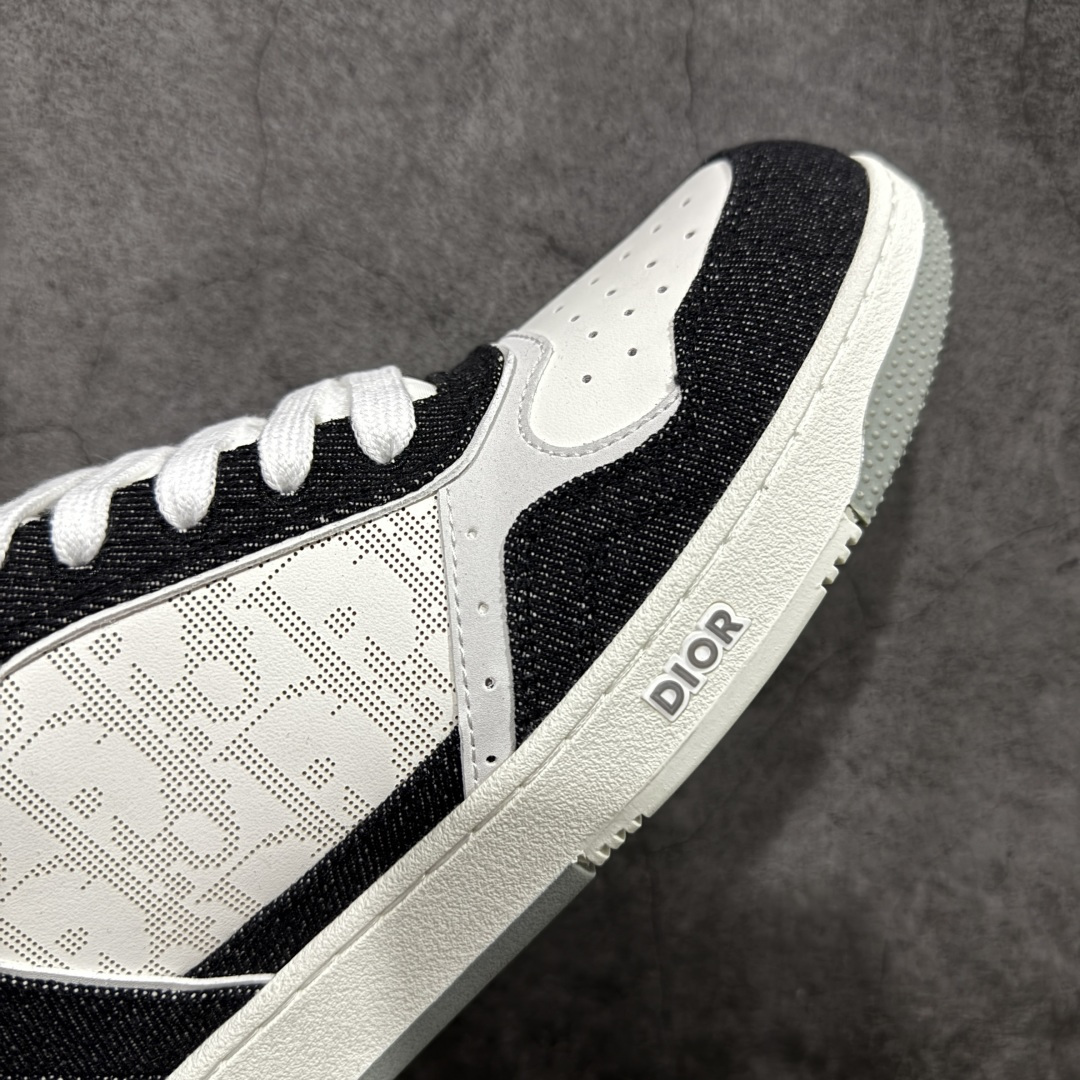 图片[6]-【莞产礼盒版】2025s Dior迪奥B27系列市面顶级版本出货‼ ‼ 全新礼盒包装版本 市面为数不多的“真正原鞋拆解开发”选材耗时就半个多月 进口原厂皮料 无色差细节拉满 敢与AJ大迪奥相媲美，由意大利工坊匠心打造，黄俊捷、林一等各大明星、网红博主争先上脚且全国各大专柜一鞋难求💥鞋面牛皮拼接D印花LOGO✔内里进口网布、TPU大底以别具一格的立体效果，展现摩登优雅格调，高街潮流搭配必备潮品 尺码：39-45-选品中心