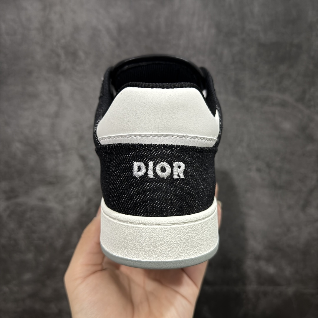 图片[4]-【莞产礼盒版】2025s Dior迪奥B27系列市面顶级版本出货‼ ‼ 全新礼盒包装版本 市面为数不多的“真正原鞋拆解开发”选材耗时就半个多月 进口原厂皮料 无色差细节拉满 敢与AJ大迪奥相媲美，由意大利工坊匠心打造，黄俊捷、林一等各大明星、网红博主争先上脚且全国各大专柜一鞋难求💥鞋面牛皮拼接D印花LOGO✔内里进口网布、TPU大底以别具一格的立体效果，展现摩登优雅格调，高街潮流搭配必备潮品 尺码：39-45-选品中心