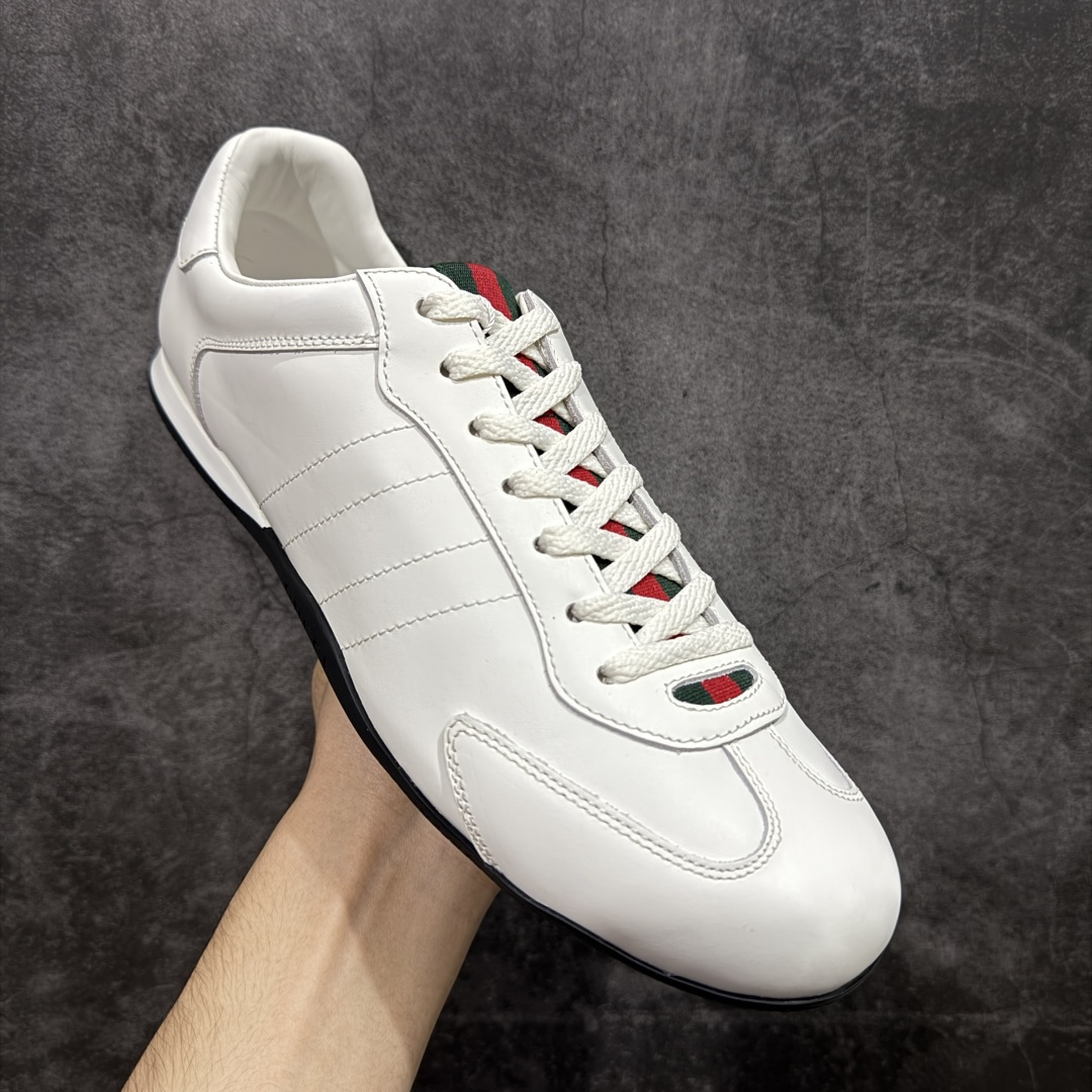 图片[3]-【莞产礼盒版】GUCCI 古驰 Shift 皮革圆头系带低帮生活休闲鞋 新款Gucci Shift系列直接美晕 做旧设计 复古又随性Gucci正式发布全新“Gucci Shift”运动鞋系列。该系列从品牌深厚的马术传统汲取灵感，以经典Web条纹为核心，融合多元材质与现代设计，展现品牌标志性的传承与创新 轻盈舒适的穿着感搭配极简廓形，营造出利落而摩登的气质。麂皮、帆布及科技面料的丰富组合，与大胆的配色与设计相得益彰，一同展现更具个性的优雅与活力 尺码：35 36 37 38 39 40 41 42 43 44-选品中心