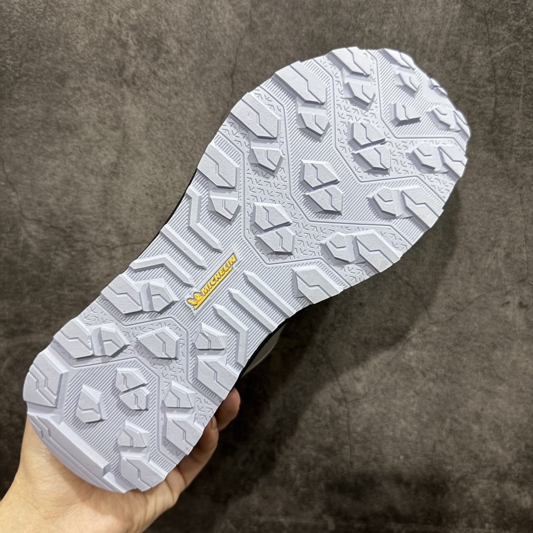 图片[9]-【公司级】DESCENTE BOA 迪桑特轻盈缓震透气鞋面时尚休闲运动覆盖防水男子越野跑鞋 官方同步 正确细节 正确白色标 正确米其林大底 区别市场错版 适合技术路线单日徒步穿着 aeriosflgtx鞋受到长途野外跑步鞋的启发，适合在变化的地形上进行快速轻快的徒步旅行穿着，舒适而有支撑性，使您充满信心。 该设计与脚部融为一体，可最大限度地减少摩擦，鞋面gore-tex保护膜具有超强防水效果，采用gore隐形适体(invisiblefit)技术，更轻薄舒适。鞋子鞋外底结构vibram®橡胶化合材料，防滑耐磨耐用，tpu鞋头可防磨损，压缩eva泡沫内底以及一体的tpu铁芯提高了灵活性和稳定性。这是一款集功能，户外，颜值于一体的超强登山鞋，强烈推荐💪🏻 尺码： 39-45含半码-选品中心