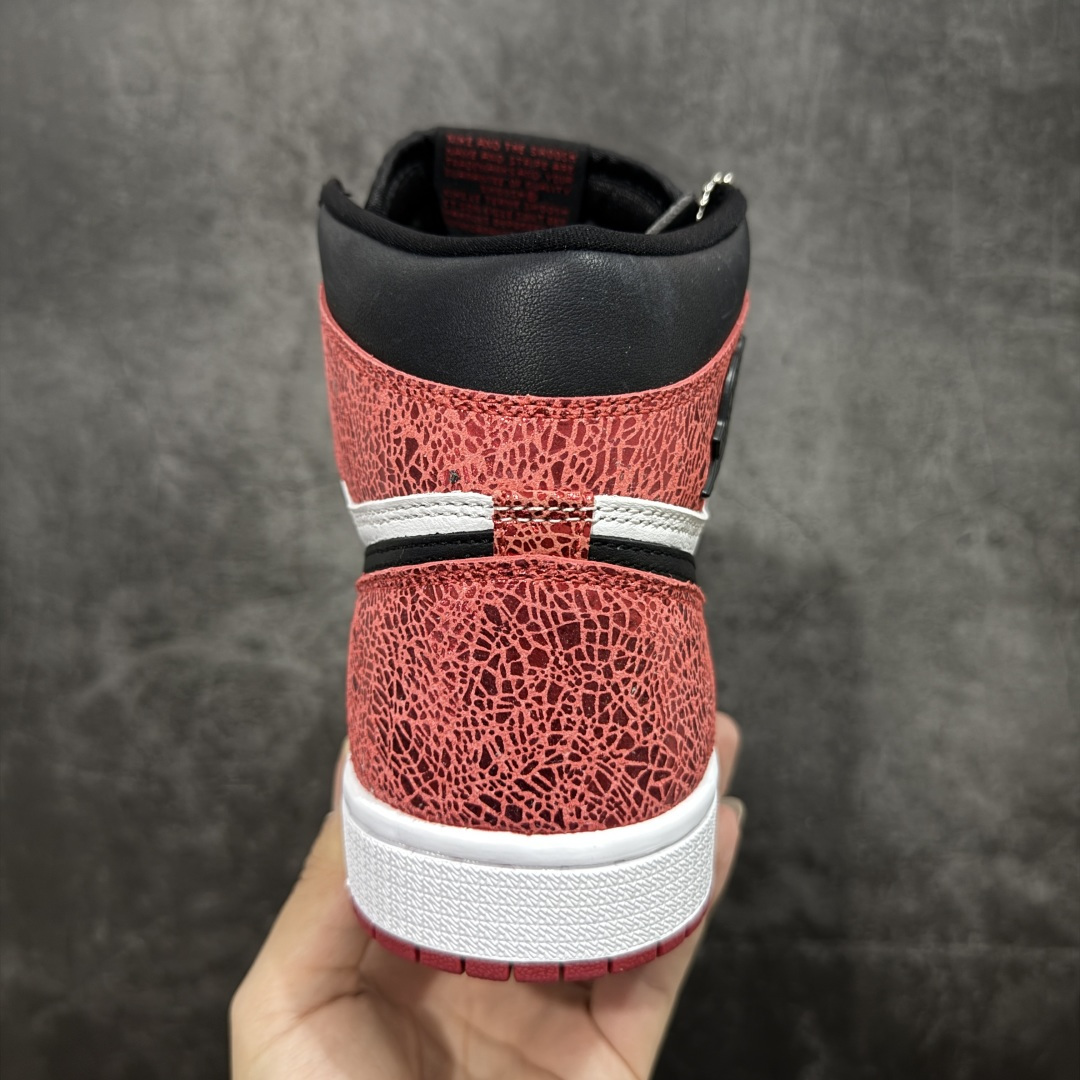 图片[4]-【DB毒版】Nike Air Jordan aj1 Retro High OG 裂纹黑红 百搭休闲文化运动篮球鞋 FD2596-602 口碑AJ大厂出品 全系列原楦原纸板开发 原厂头层皮料加持 原厂定型后跟完美效果 裁片超高清洁度 针车 细节到位 性价比十足💪🏻 尺码：40-47.5（半）-选品中心