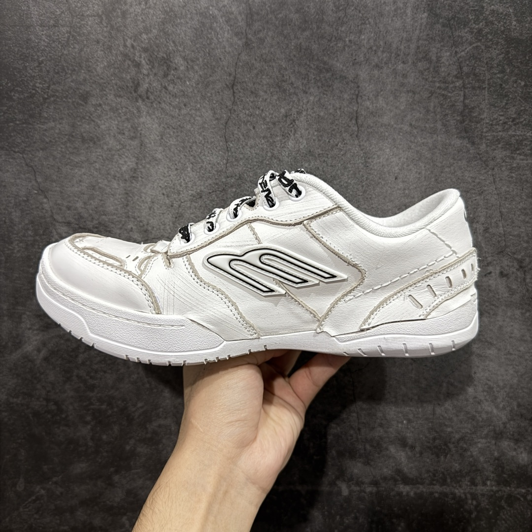 图片[2]-【纯原PK版】Balenciag 巴黎世家18代 最新Hamptons系列 情侣款 破损 做旧 休闲 运动鞋 顶级大厂出品 天花板品质 品质细节比工厂版本都要好很多 自行对比 原版购入开发做货 ▪️面料： 原版定制进口头层牛皮 ▪️内里：进口透气毛巾绒里 ▪️鞋底：原版开模防滑橡胶材质 ▪️底厚：3CM ▪️尺码： 35-46-选品中心