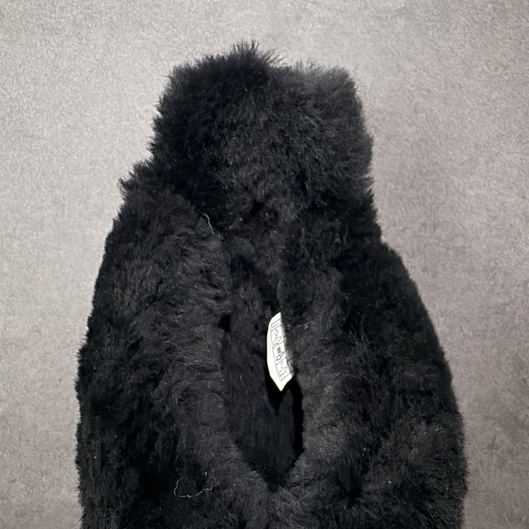 图片[7]-【纯原版】UGG LORIA FUR SLIDE冬季拖鞋雪地鞋 十年品牌制鞋代工厂生产线出品 注重每一处细节 隆丰A级真羊皮毛一体 完全遵循ZP工艺流程打造 货号：1174571 尺码：35-40无半码-选品中心