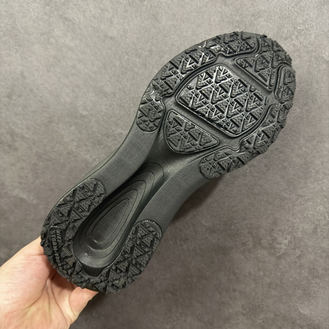 图片[9]-【纯原组合底】Nike VOMERO 18 GTX 耐克 舒适减震防滑 低帮跑步鞋 正确组合大底 正确真正gtx防水鞋面 全掌ReactX泡绵中底 前掌和后跟还配备了Air Zoom气垫单元 据说跑起来更快更舒适哦 这次最大的升级点 首次引入了ReactX泡绵 货号：HQ7001-001 尺码：35.5 36 36.5 37.5 38 38.5 39 40 40.5 41 42 42.5 43 44 45 编码：GLB240250-选品中心