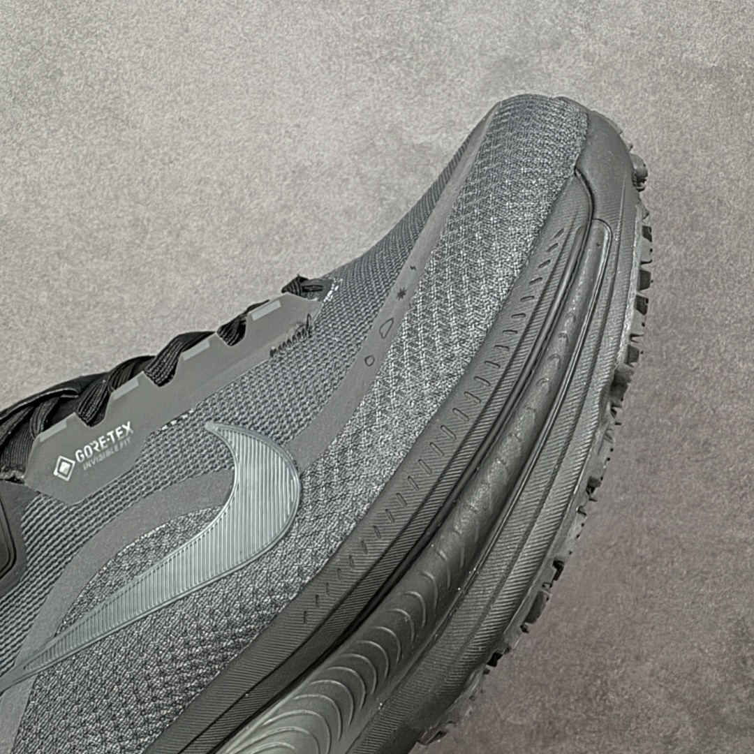 图片[5]-【纯原组合底】Nike VOMERO 18 GTX 耐克 舒适减震防滑 低帮跑步鞋 正确组合大底 正确真正gtx防水鞋面 全掌ReactX泡绵中底 前掌和后跟还配备了Air Zoom气垫单元 据说跑起来更快更舒适哦 这次最大的升级点 首次引入了ReactX泡绵 货号：HQ7001-001 尺码：35.5 36 36.5 37.5 38 38.5 39 40 40.5 41 42 42.5 43 44 45 编码：GLB240250-选品中心