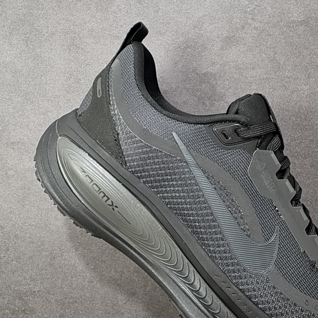 图片[6]-【纯原组合底】Nike VOMERO 18 GTX 耐克 舒适减震防滑 低帮跑步鞋 正确组合大底 正确真正gtx防水鞋面 全掌ReactX泡绵中底 前掌和后跟还配备了Air Zoom气垫单元 据说跑起来更快更舒适哦 这次最大的升级点 首次引入了ReactX泡绵 货号：HQ7001-001 尺码：35.5 36 36.5 37.5 38 38.5 39 40 40.5 41 42 42.5 43 44 45 编码：GLB240250-选品中心