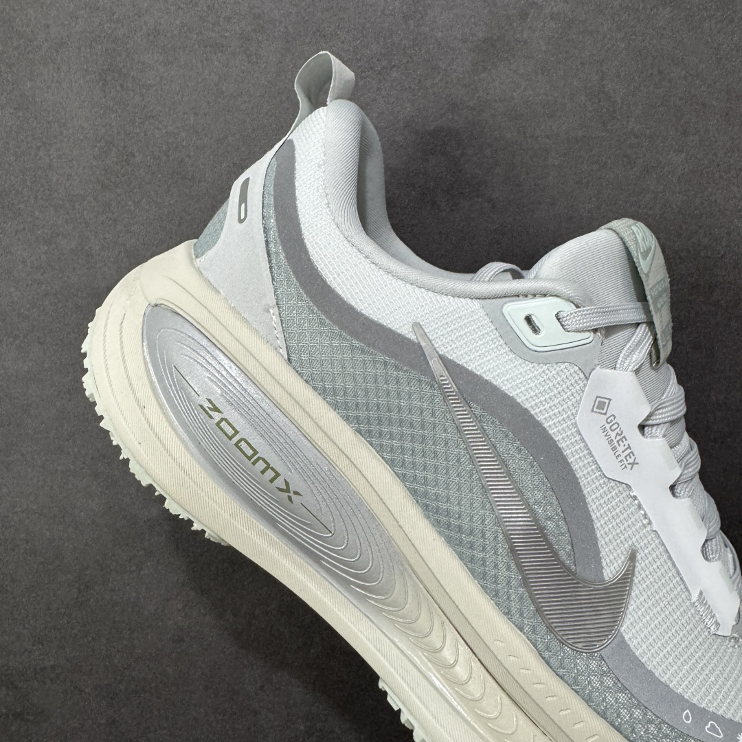 图片[6]-【纯原组合底】Nike VOMERO 18 GTX 耐克 舒适减震防滑 低帮跑步鞋 正确组合大底 正确真正gtx防水鞋面 全掌ReactX泡绵中底 前掌和后跟还配备了Air Zoom气垫单元 据说跑起来更快更舒适哦 这次最大的升级点 首次引入了ReactX泡绵 货号：HQ7001-001 尺码：35.5 36 36.5 37.5 38 38.5 39 40 40.5 41 42 42.5 43 44 45 编码：GLB240250-选品中心