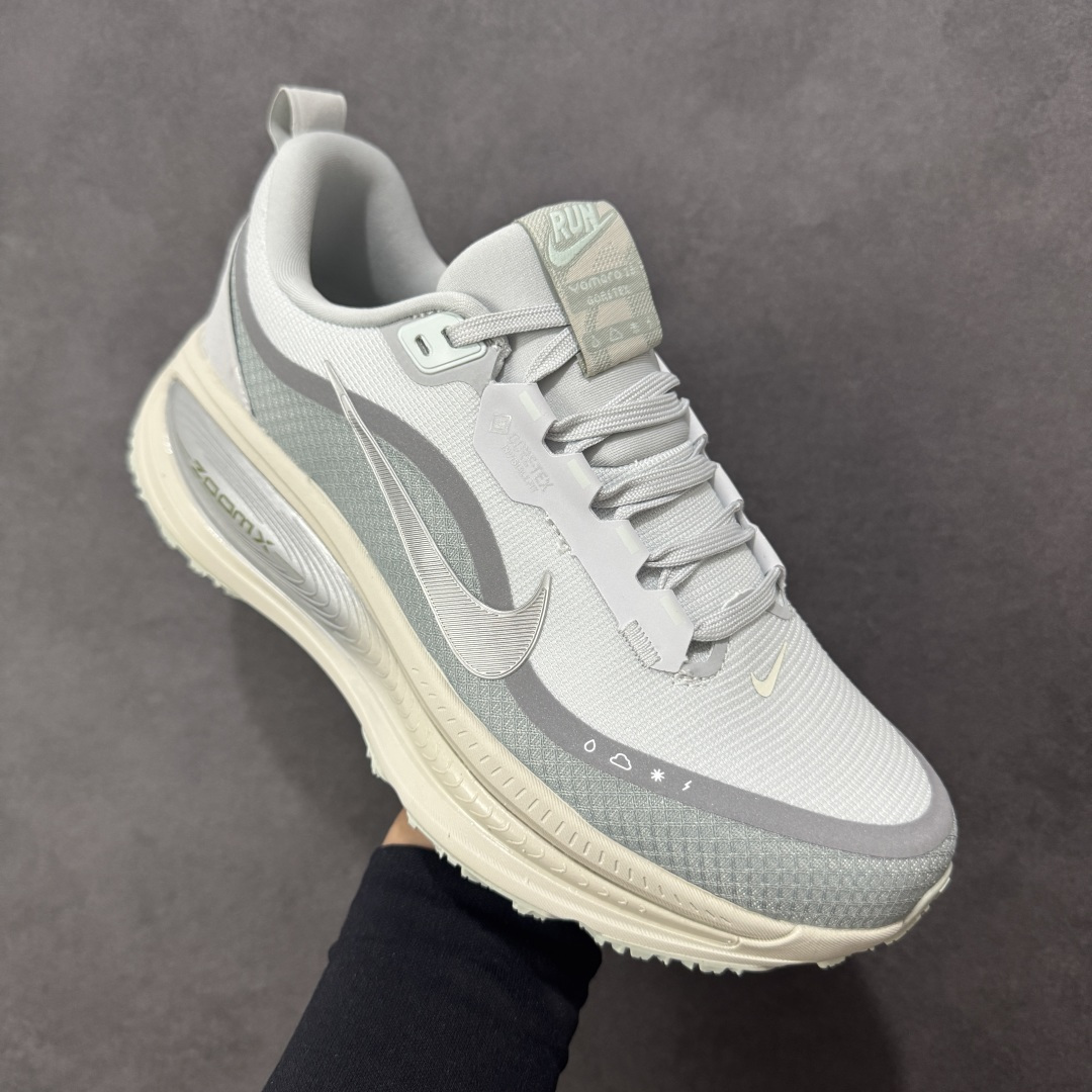 图片[3]-【纯原组合底】Nike VOMERO 18 GTX 耐克 舒适减震防滑 低帮跑步鞋 正确组合大底 正确真正gtx防水鞋面 全掌ReactX泡绵中底 前掌和后跟还配备了Air Zoom气垫单元 据说跑起来更快更舒适哦 这次最大的升级点 首次引入了ReactX泡绵 货号：HQ7001-001 尺码：35.5 36 36.5 37.5 38 38.5 39 40 40.5 41 42 42.5 43 44 45 编码：GLB240250-选品中心