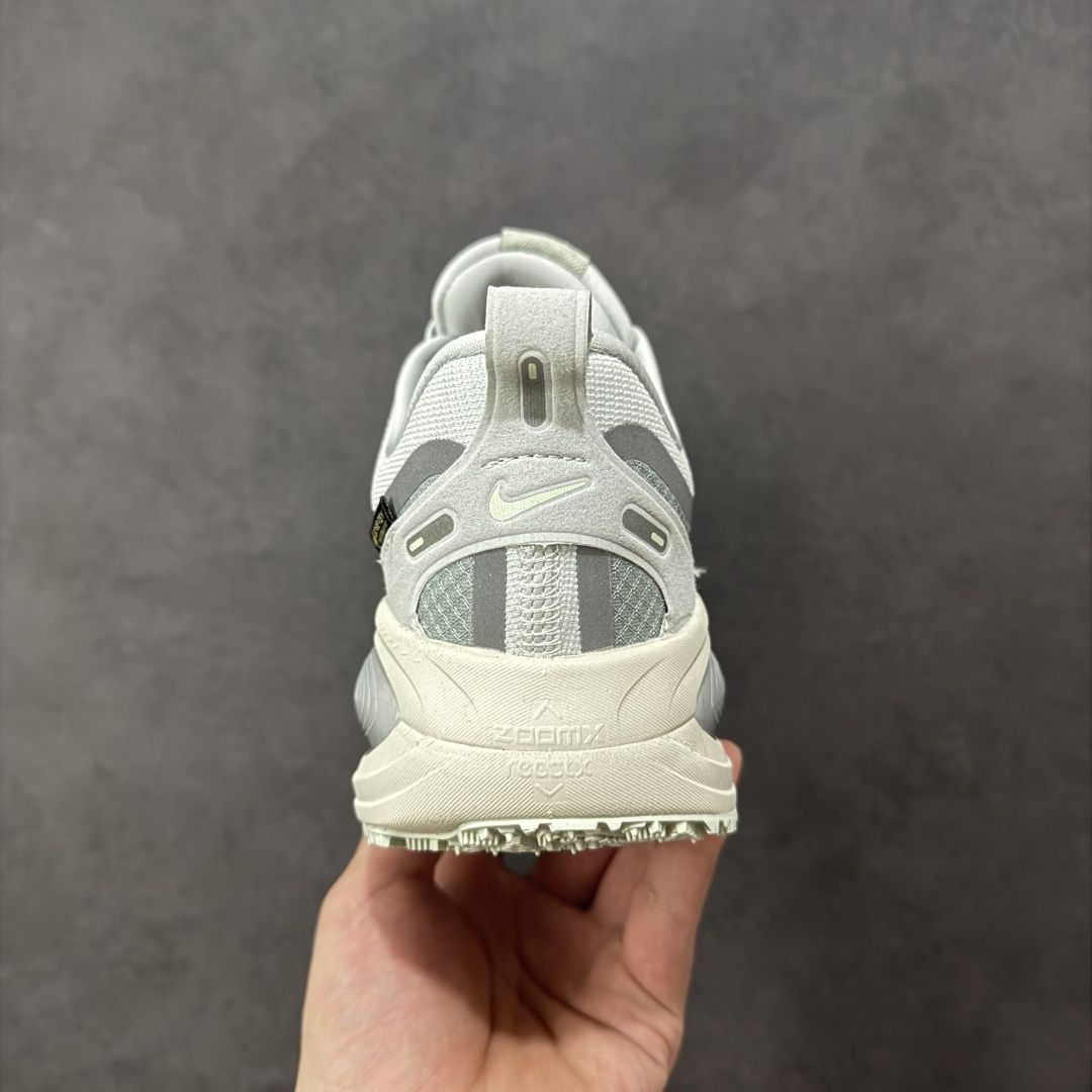 图片[4]-【纯原组合底】Nike VOMERO 18 GTX 耐克 舒适减震防滑 低帮跑步鞋 正确组合大底 正确真正gtx防水鞋面 全掌ReactX泡绵中底 前掌和后跟还配备了Air Zoom气垫单元 据说跑起来更快更舒适哦 这次最大的升级点 首次引入了ReactX泡绵 货号：HQ7001-001 尺码：35.5 36 36.5 37.5 38 38.5 39 40 40.5 41 42 42.5 43 44 45 编码：GLB240250-选品中心