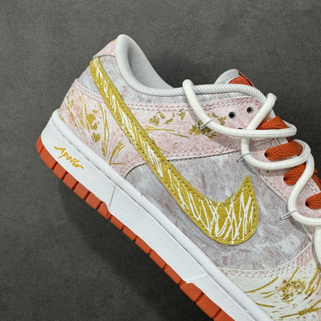 图片[6]-【定制版】Nike Dunk SB Low 耐克 SB 太阳神阿波罗 烫金工艺 白橙金解构双鞋带 复古百搭耐磨低邦板鞋 该定制版球鞋选用原鞋款为Nike Dunk SB Low，此鞋灵感来源于阿波罗。 货号：FQ6965-700 尺码：40 40.5 41 42 42.5 43 44 44.5 45 46 编码：HXSB330340-选品中心