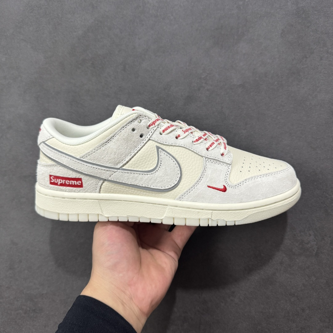 【定制版】Nike SB Dunk Low“ Supreme联名—米灰猪八革” 周年高端定制 低帮休闲板鞋 定制鞋盒 大厂纯原品质出货 超高清洁度 皮料切割干净无任何毛边 细节完美 货号：DN3168-007 尺码：36 36.5 37.5 38 38.5 39 40 40.5 41 42 42.5 43 44 44.5 45 编码：HXSB330340-选品中心