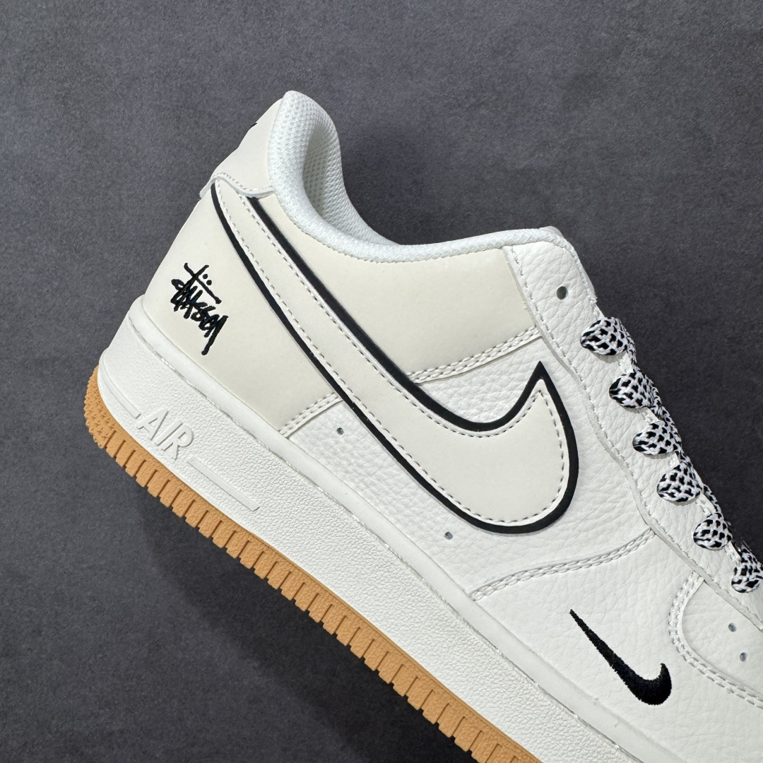 图片[6]-【定制版】NIke Air Force 1 \’07 Low “斯图西联名——米白生胶底”空军一号 低帮 运动鞋 休闲鞋 折边针车 工艺难度大 原楦头原纸板 原装鞋盒 定制五金配件 内置全掌气垫 原厂鞋底 货号：CS5288-055 尺码：36 36.5 37.5 38 38.5 39 40 40.5 41 42 42.5 43 44 44.5 45 编码：HXSA310320-选品中心