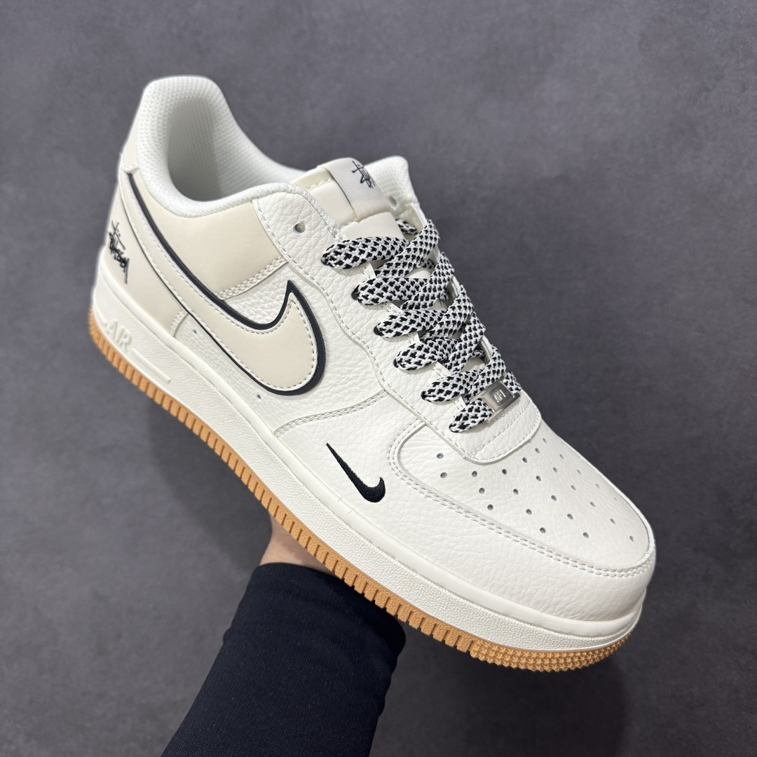 图片[3]-【定制版】NIke Air Force 1 \’07 Low “斯图西联名——米白生胶底”空军一号 低帮 运动鞋 休闲鞋 折边针车 工艺难度大 原楦头原纸板 原装鞋盒 定制五金配件 内置全掌气垫 原厂鞋底 货号：CS5288-055 尺码：36 36.5 37.5 38 38.5 39 40 40.5 41 42 42.5 43 44 44.5 45 编码：HXSA310320-选品中心