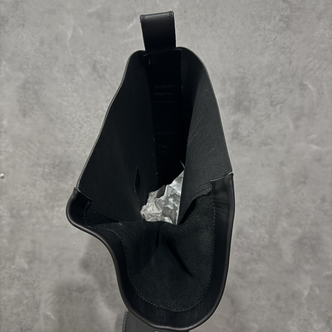 图片[8]-【广东纯原版本】Balenciaga 25新款酷飒毒液靴✨ 酷飒出街，超有个性，独特翻折设计，个性又前卫，金属扣点缀，酷感十足😘又美又飒，无论是日常出街还是时尚派对🎉它都是吸睛利器💯 对版甄选牛皮面料，羊皮内里，私模耐磨防滑橡胶大底 尺码：35-44-选品中心