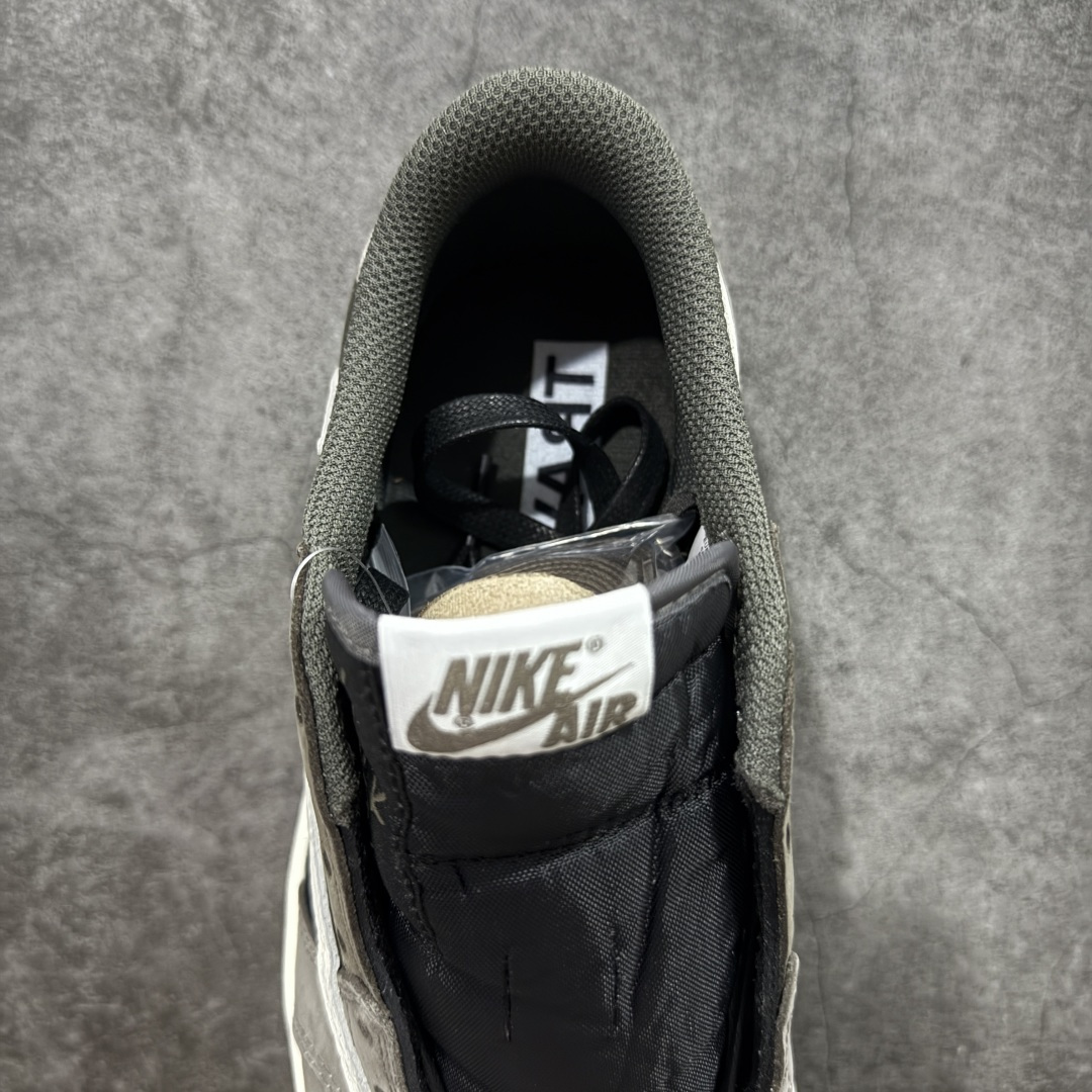 图片[8]-【原厂版】Air Jordan 1 x Travis Scott AJ1 x TS联名黑棕白倒钩低帮 DM7866-001 超级强悍品质 可对比市场各大纯原版本 专业aj大厂出品 对细节的把控毋庸置疑 材料也是用最接近原鞋的头层皮料 所有地方都没有做到减配 原厂鞋楦打造完美鞋型 整体鞋型以及后跟做的弧度做的非常好 鞋带为原厂打蜡鞋带 粗细程度同步原鞋 裁片清洁度到位 无明显瑕疵毛边 免修产品 正确针车 该重针 该有尖角的地方都有做到 鞋价格非常香 转手可闭眼卖高价 到手各位就知道货有多好 绝对秒杀一切同价格货品 尺码：40-47.5-选品中心