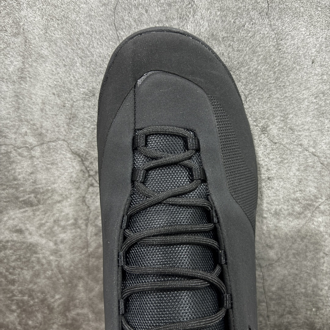 图片[5]-【莞产原盒版】Arcteryx始祖鸟 Konseal Shoe 舒适 防滑耐磨透气支撑抓地 登山鞋 黑色 正确原盒 全鞋采用头层麂皮 耐磨防滑黄金V底 莞产高品质 区别市场通货 代购指定版本 原数据开发 不掉标 正确高频字体 鸟爪细节完美 区别市场公版货 错误字体货 中底带钢印上脚舒适轻便无负重感 四季百搭 始祖鸟 KONSEAL 轻量户外鞋，这双鞋，不仅仅可以穿着逛街上班，更可以穿着徒步旅游甚至攀岩！说实话，没多少人真的会去攀岩，经我们试穿，这双鞋，日常穿也是非常舒服轻便！搭配日常的衣服完全不违和！结构中底TPU底盘，保护双脚。配置3D模具保护双脚+一体化系带系统，鞋面防撕裂网布、TPU保护膜和牛巴革合成面料，喜欢放心入！这种类型的鞋子咱们家超难得遇到一次，喜欢一定不要错过 尺码：39-45-选品中心